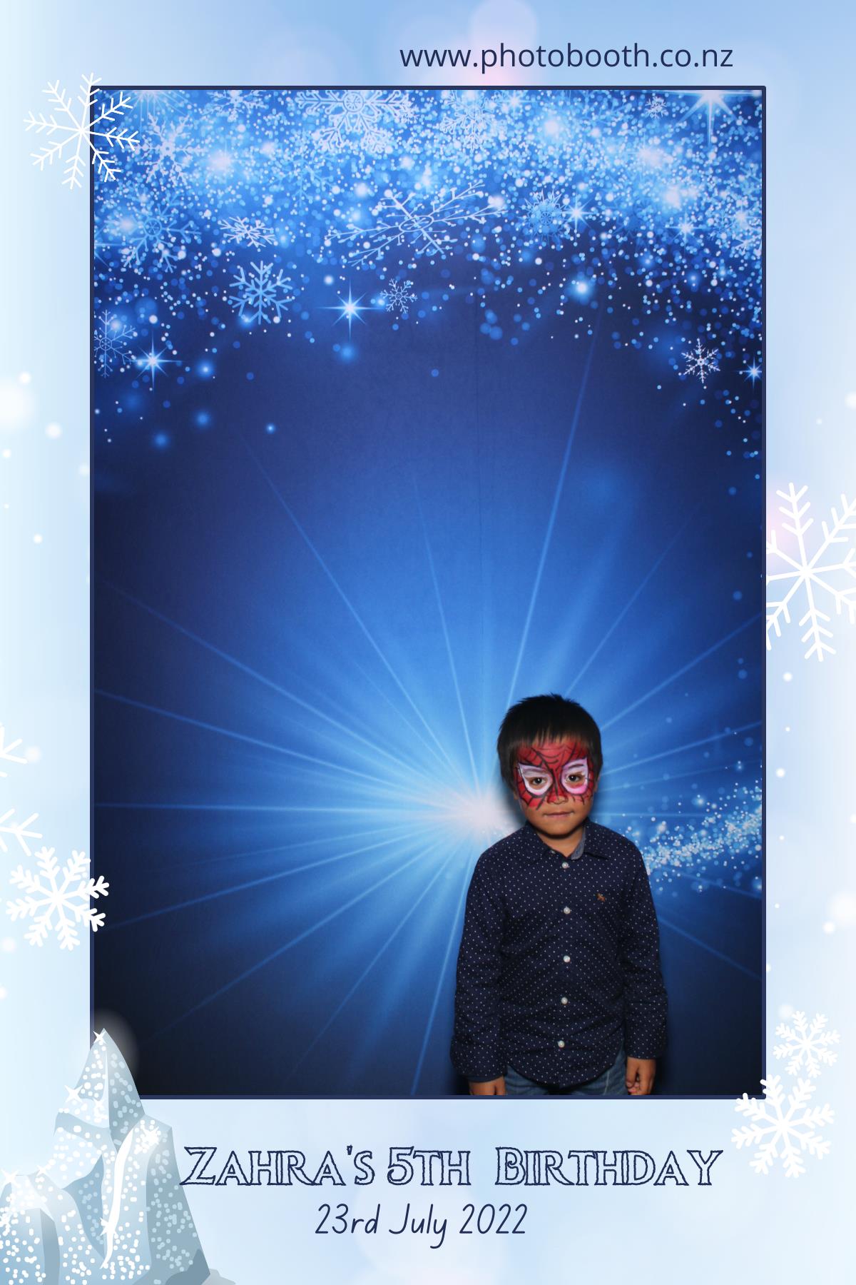 Zahra's 5th Frozen Birthday Party | View more photos from the event at gallery.photobooth.co.nz/u/SelfieCentral/Zahras-5th-Frozen-Birthday-Party