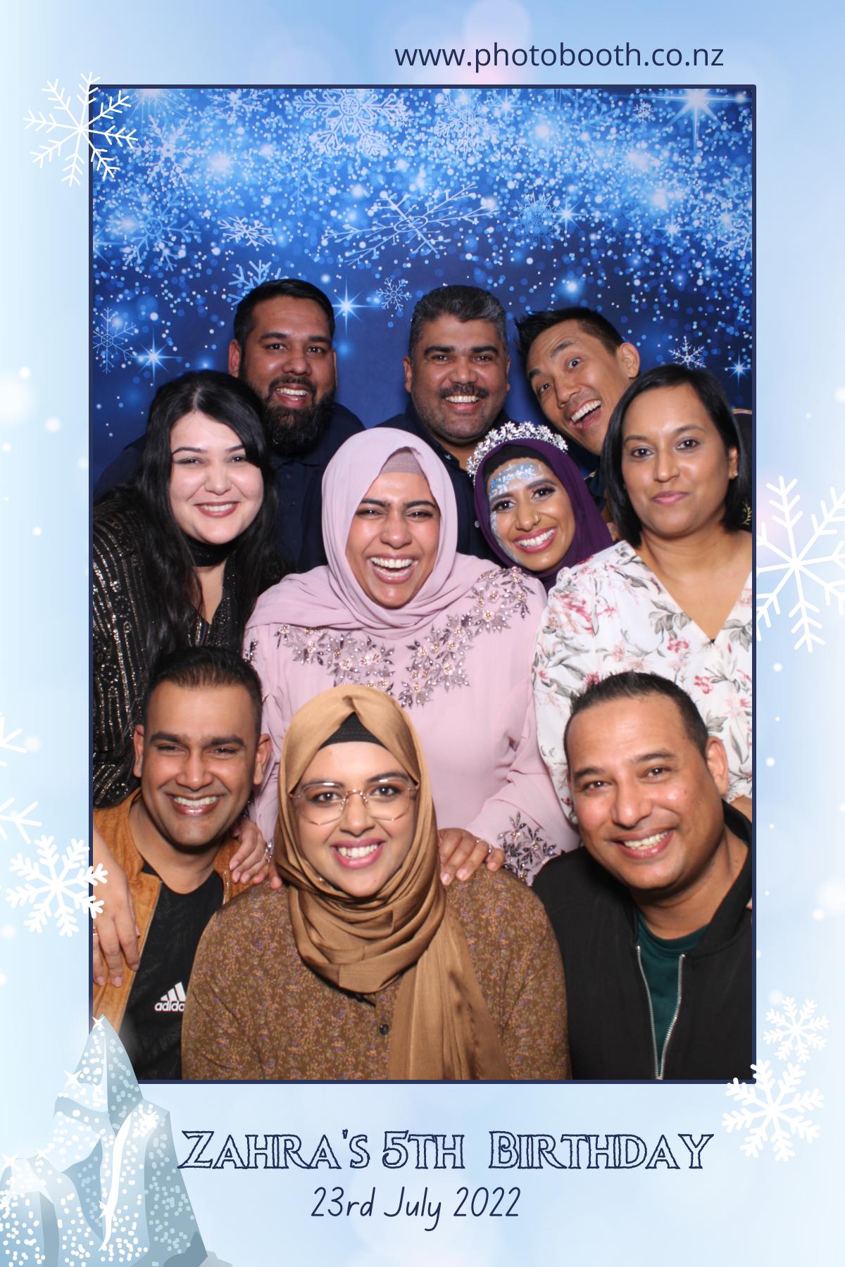 Zahra's 5th Frozen Birthday Party | View more photos from the event at gallery.photobooth.co.nz/u/SelfieCentral/Zahras-5th-Frozen-Birthday-Party