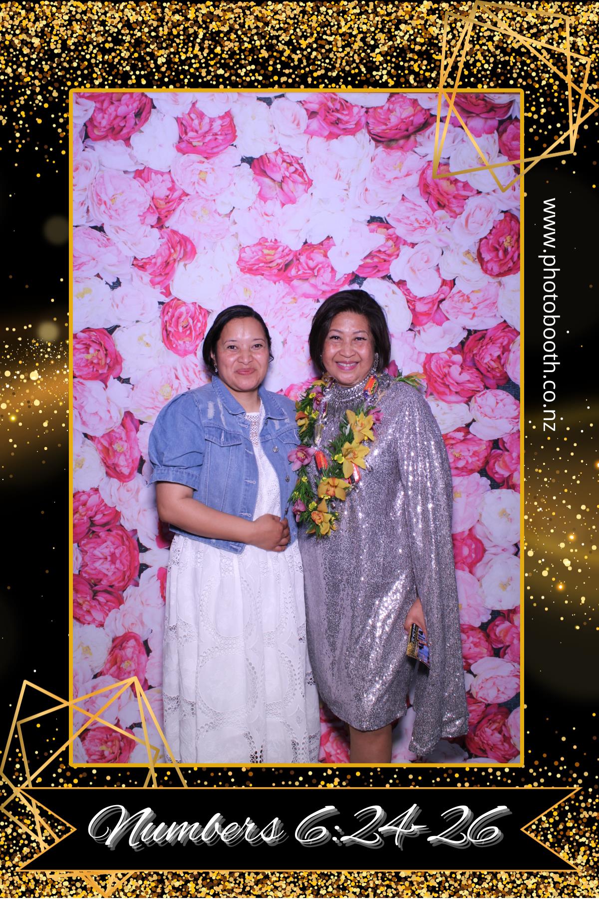 Dana's Birthday | View more photos from the event at gallery.photobooth.co.nz/u/SelfieCentral/Danas-Birthday