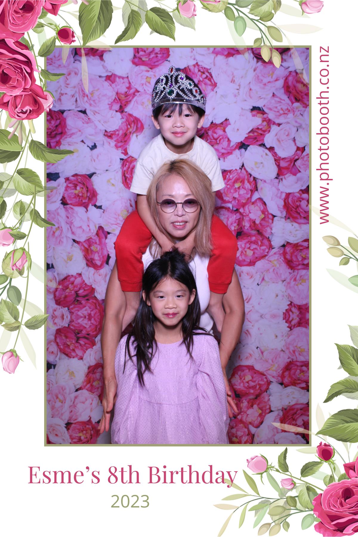 Esme's 8th Birthday | View more photos from the event at gallery.photobooth.co.nz/u/SelfieCentral/Esmes-8th-Birthday
