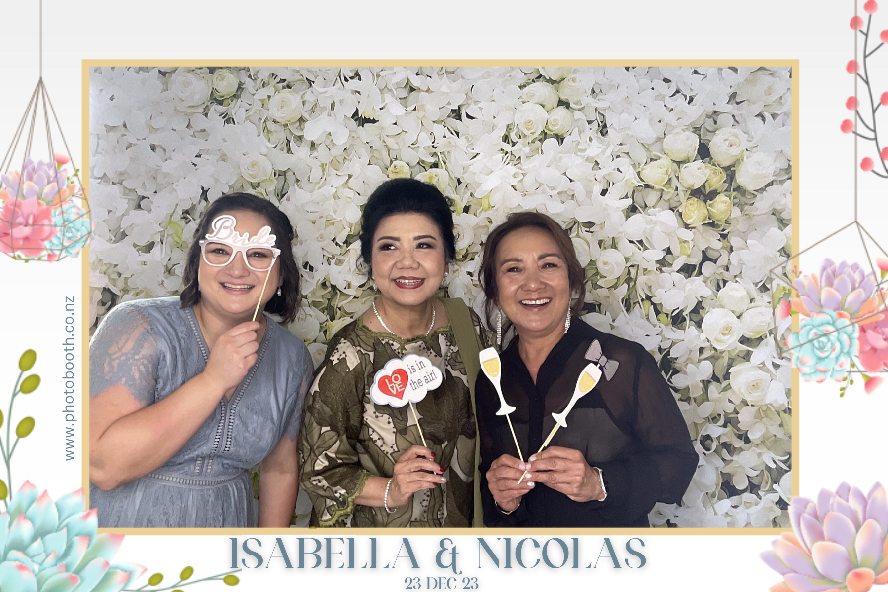 Isabella & Nicolas's Wedding | View more photos from the event at gallery.photobooth.co.nz/u/SelfieCentral/Isabella-Nicolass-Wedding