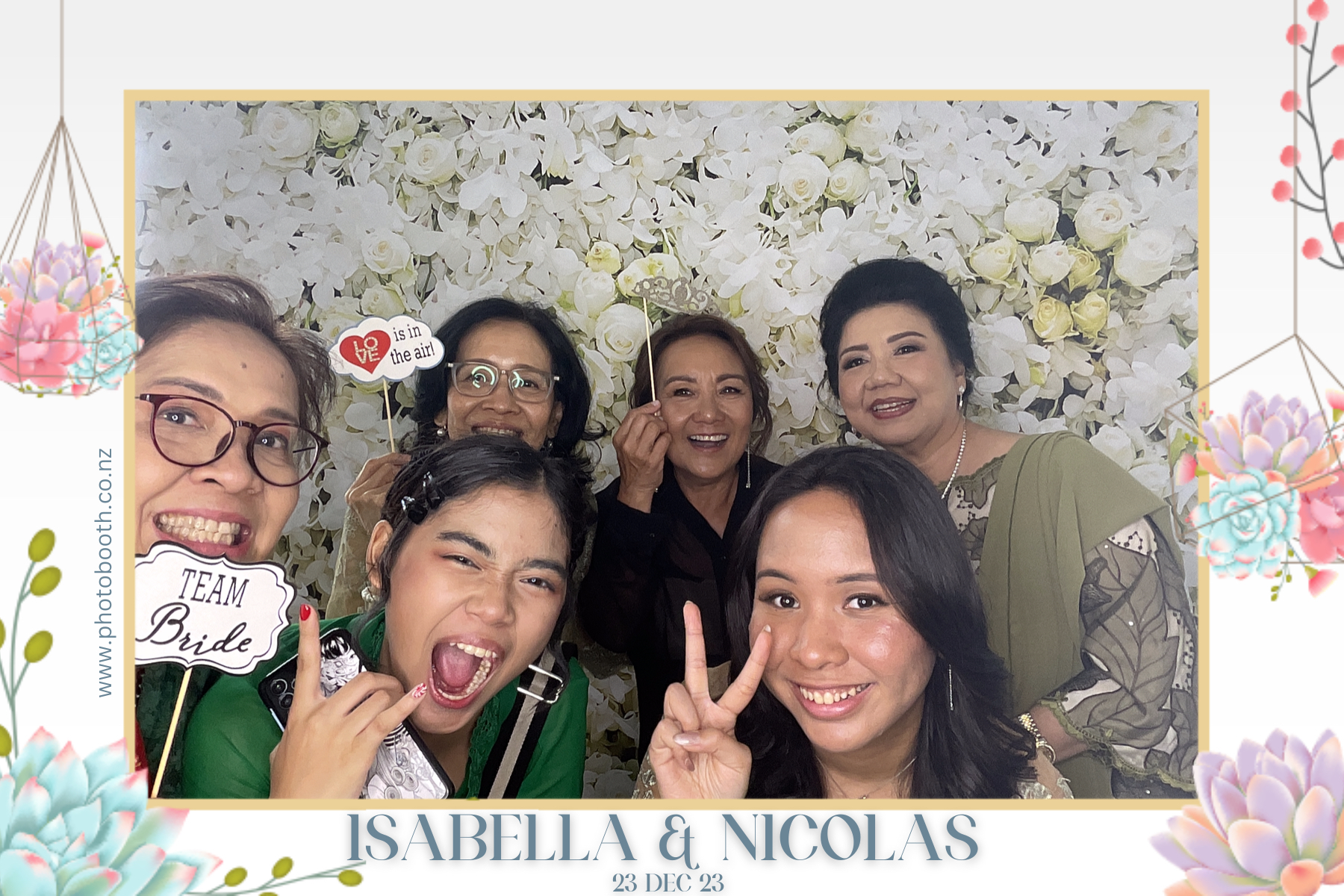Isabella & Nicolas's Wedding | View more photos from the event at gallery.photobooth.co.nz/u/SelfieCentral/Isabella-Nicolass-Wedding