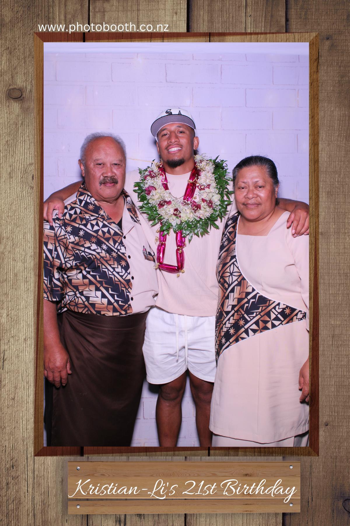 Kristian-Li's 21st | View more photos from the event at gallery.photobooth.co.nz/u/SelfieCentral/Kristian-Lis-21st