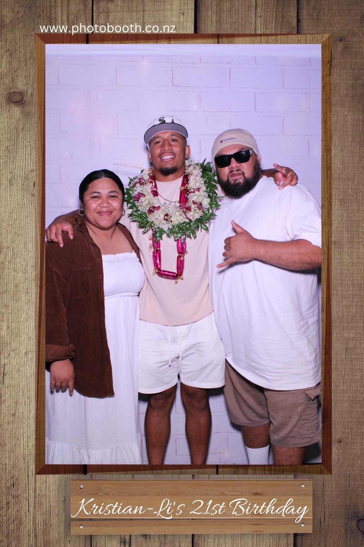 Kristian-Li's 21st | View more photos from the event at gallery.photobooth.co.nz/u/SelfieCentral/Kristian-Lis-21st