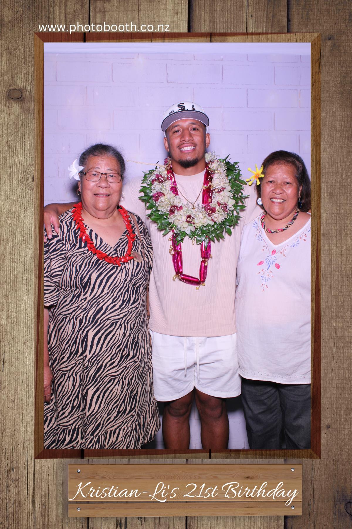 Kristian-Li's 21st | View more photos from the event at gallery.photobooth.co.nz/u/SelfieCentral/Kristian-Lis-21st