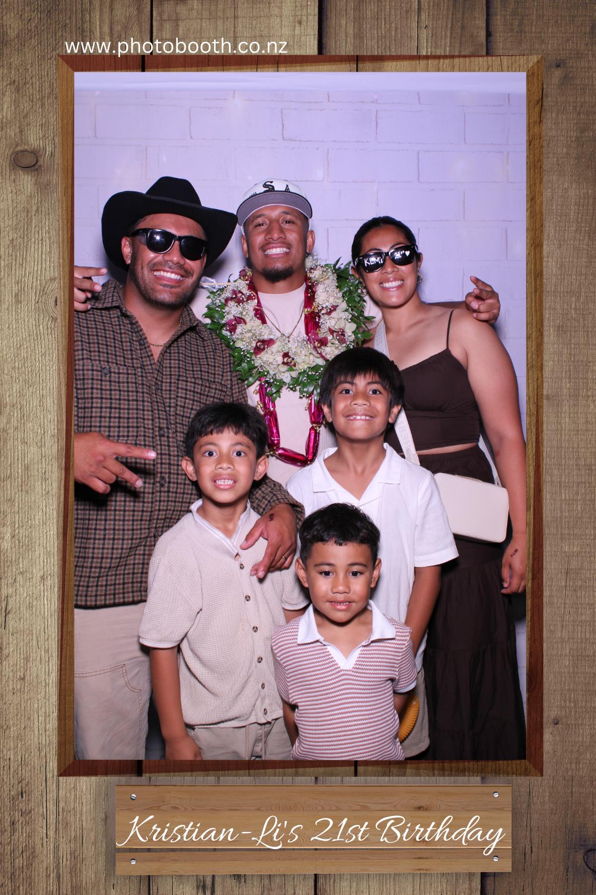 Kristian-Li's 21st | View more photos from the event at gallery.photobooth.co.nz/u/SelfieCentral/Kristian-Lis-21st