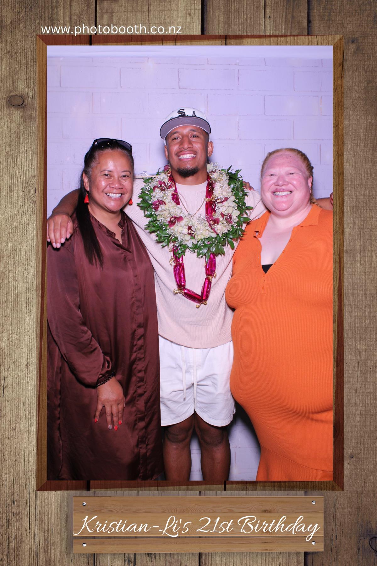 Kristian-Li's 21st | View more photos from the event at gallery.photobooth.co.nz/u/SelfieCentral/Kristian-Lis-21st