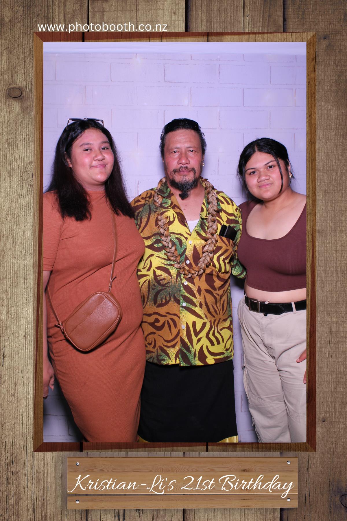 Kristian-Li's 21st | View more photos from the event at gallery.photobooth.co.nz/u/SelfieCentral/Kristian-Lis-21st