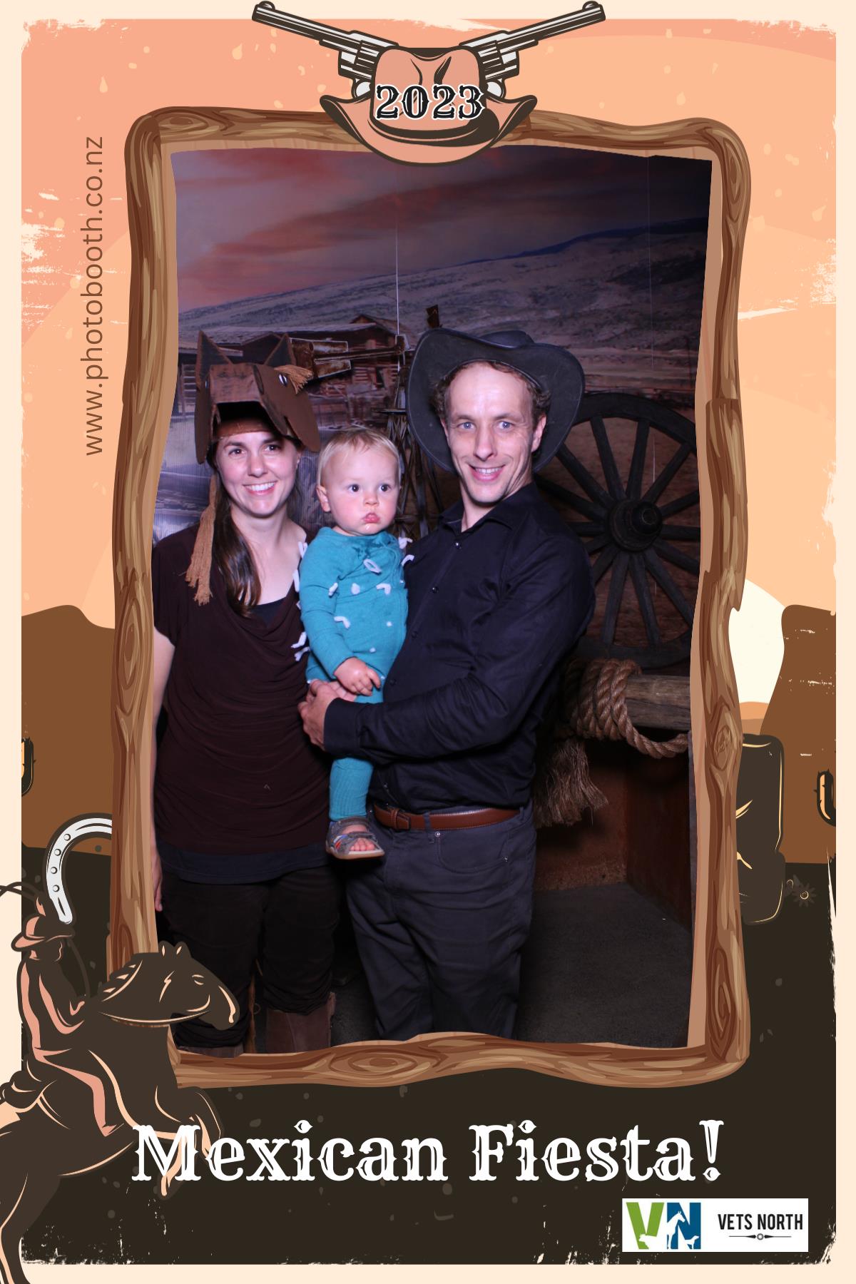 Vets North Christmas Party | View more photos from the event at gallery.photobooth.co.nz/u/SelfieCentral/Vets-North-Christmas-Party