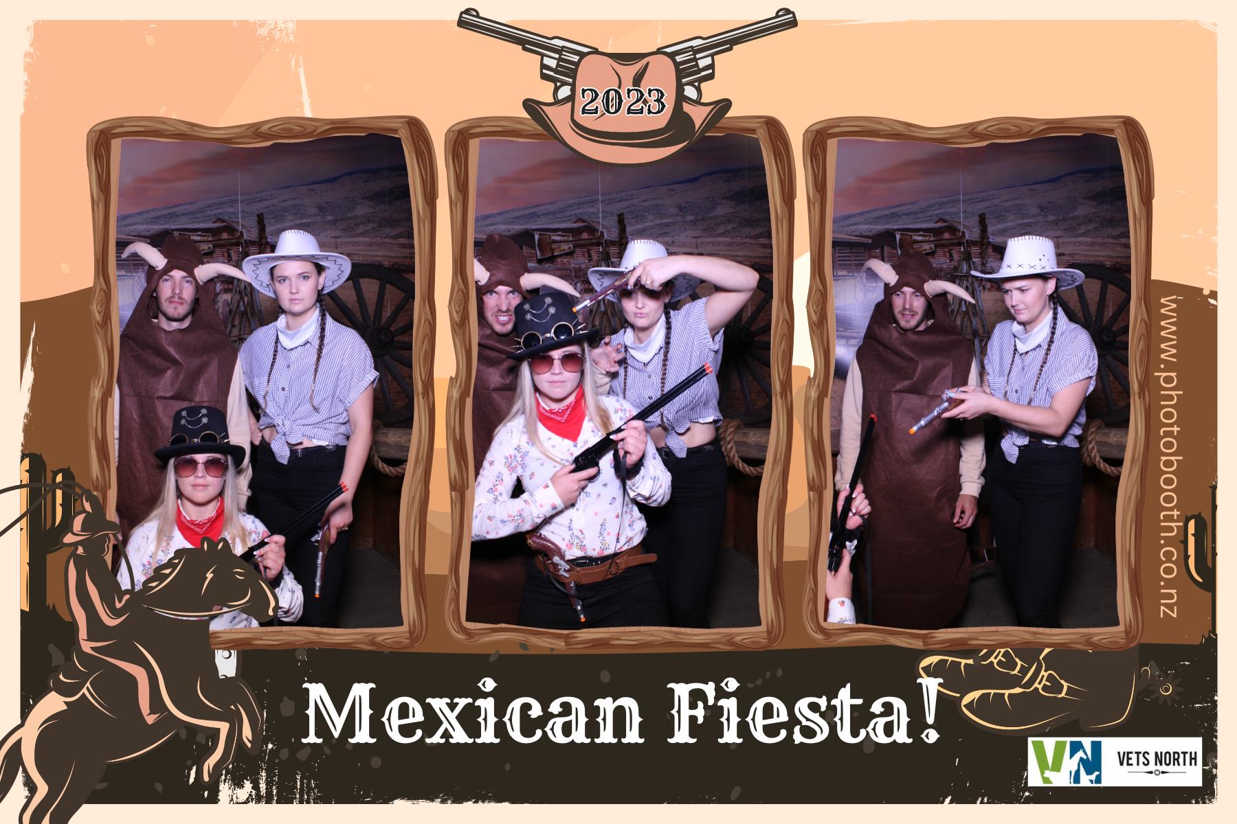 Vets North Christmas Party | View more photos from the event at gallery.photobooth.co.nz/u/SelfieCentral/Vets-North-Christmas-Party
