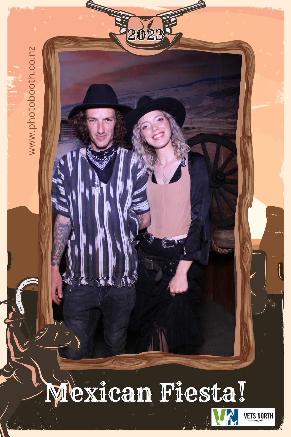 Vets North Christmas Party | View more photos from the event at gallery.photobooth.co.nz/u/SelfieCentral/Vets-North-Christmas-Party