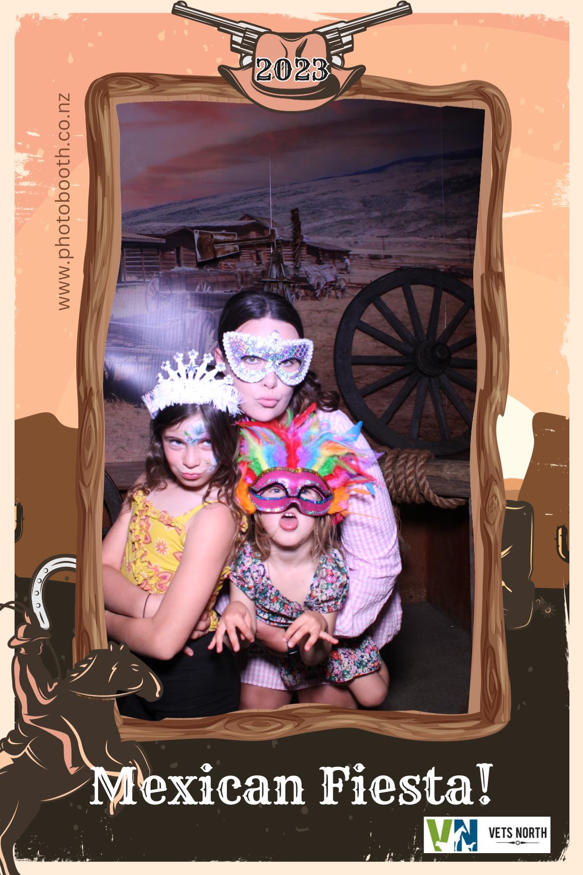 Vets North Christmas Party | View more photos from the event at gallery.photobooth.co.nz/u/SelfieCentral/Vets-North-Christmas-Party