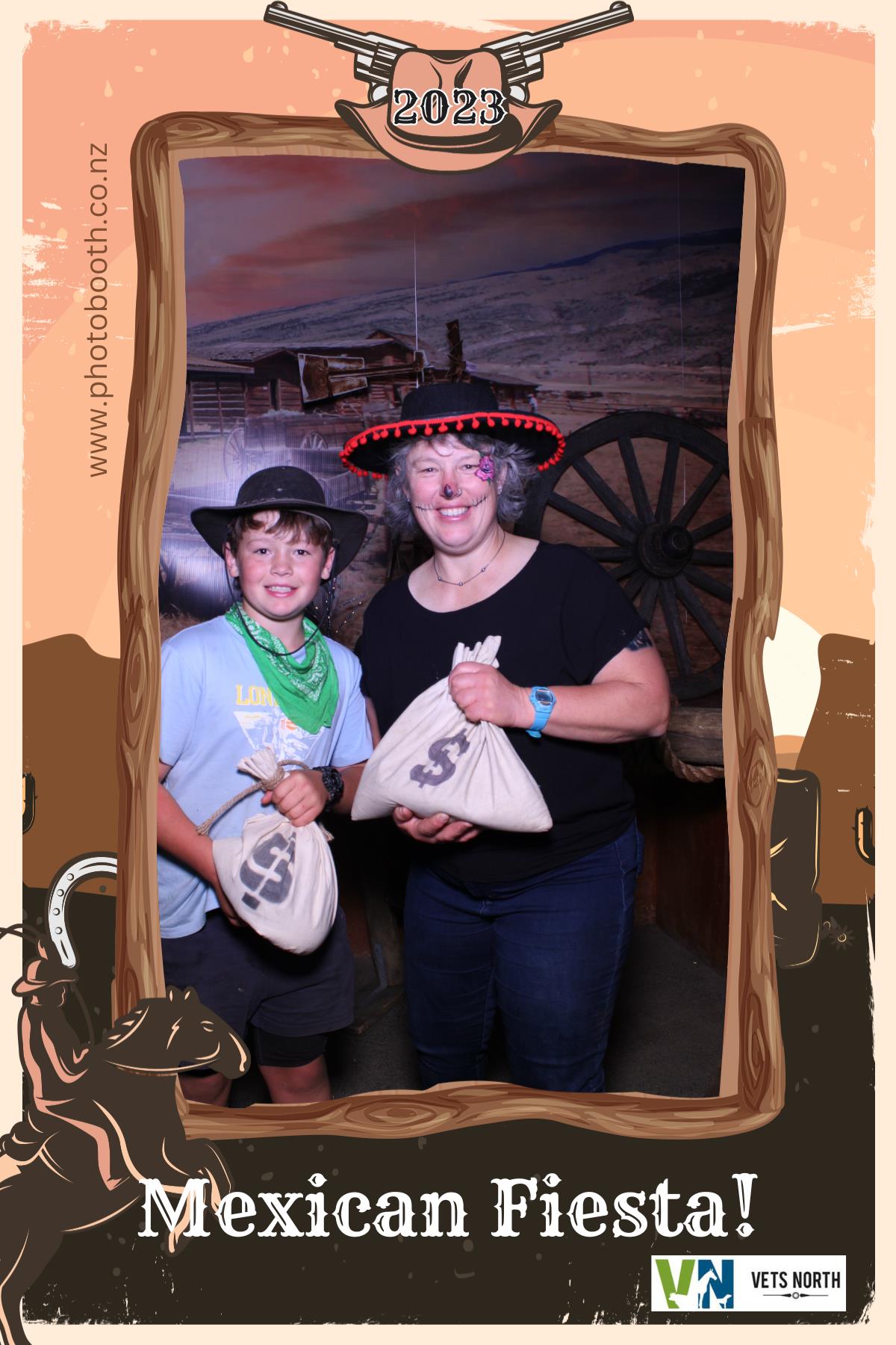 Vets North Christmas Party | View more photos from the event at gallery.photobooth.co.nz/u/SelfieCentral/Vets-North-Christmas-Party