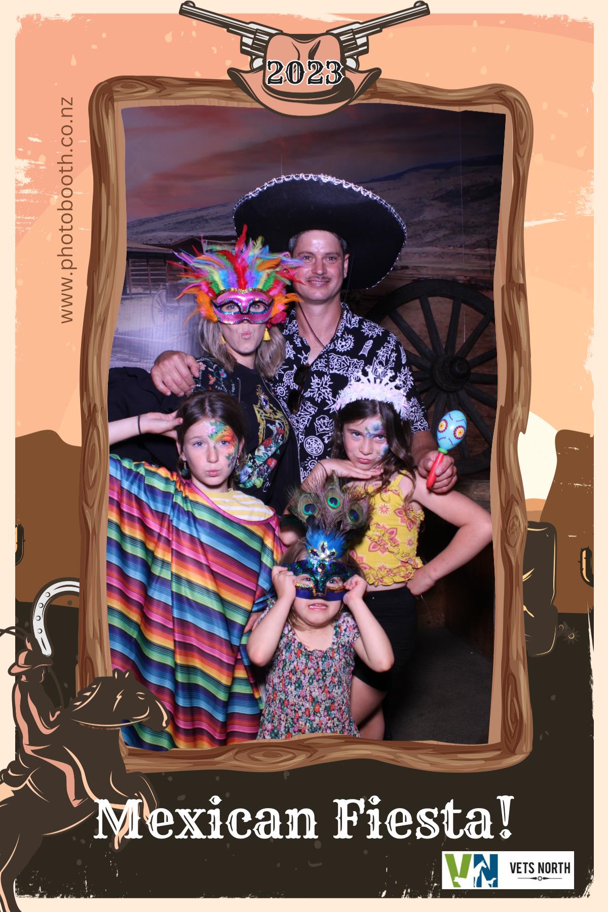 Vets North Christmas Party | View more photos from the event at gallery.photobooth.co.nz/u/SelfieCentral/Vets-North-Christmas-Party