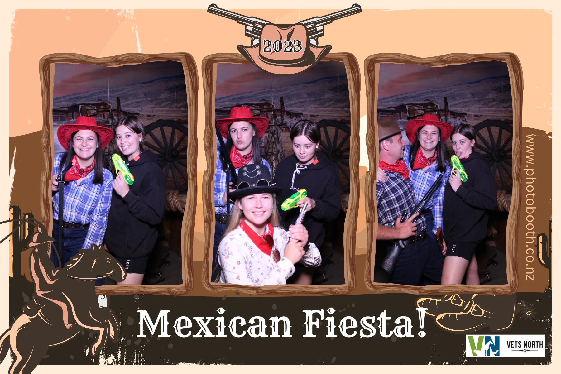 Vets North Christmas Party | View more photos from the event at gallery.photobooth.co.nz/u/SelfieCentral/Vets-North-Christmas-Party