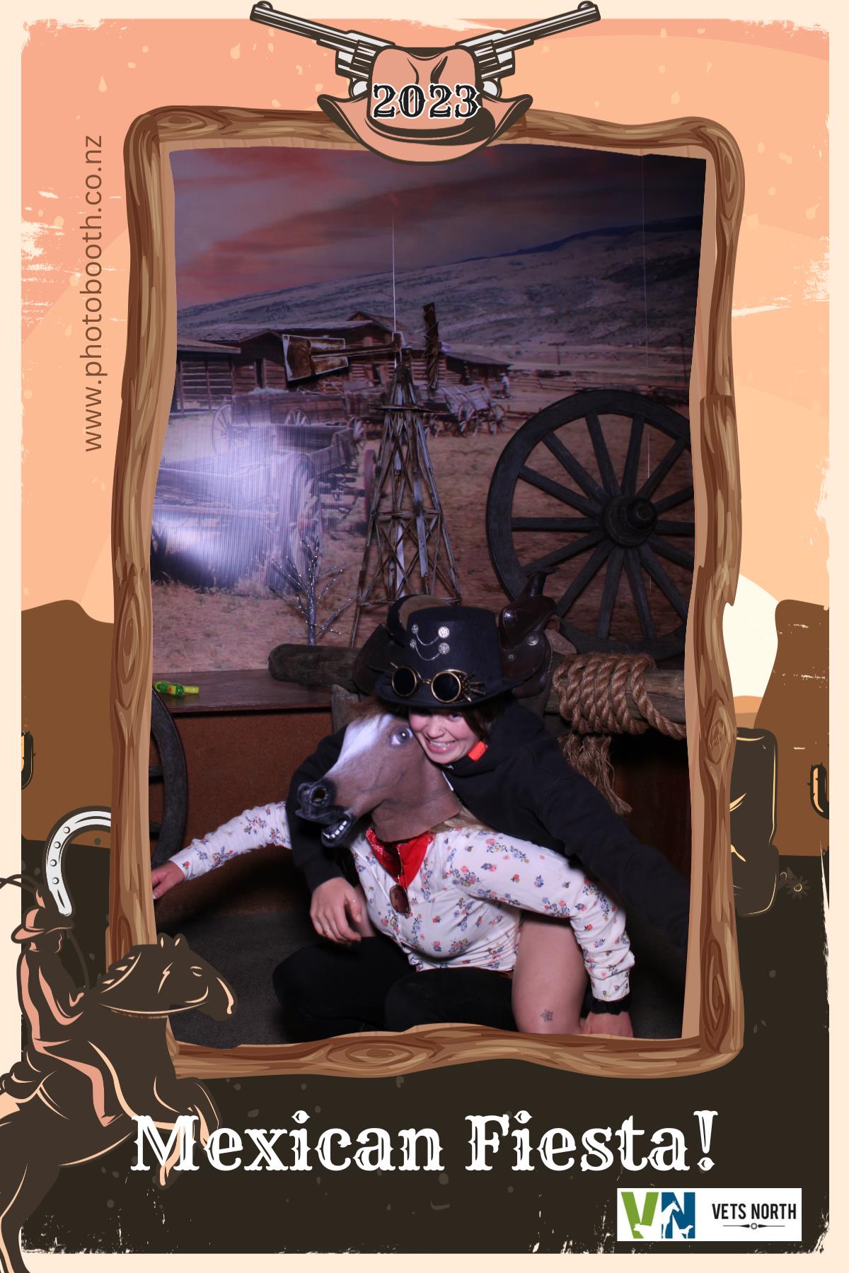 Vets North Christmas Party | View more photos from the event at gallery.photobooth.co.nz/u/SelfieCentral/Vets-North-Christmas-Party