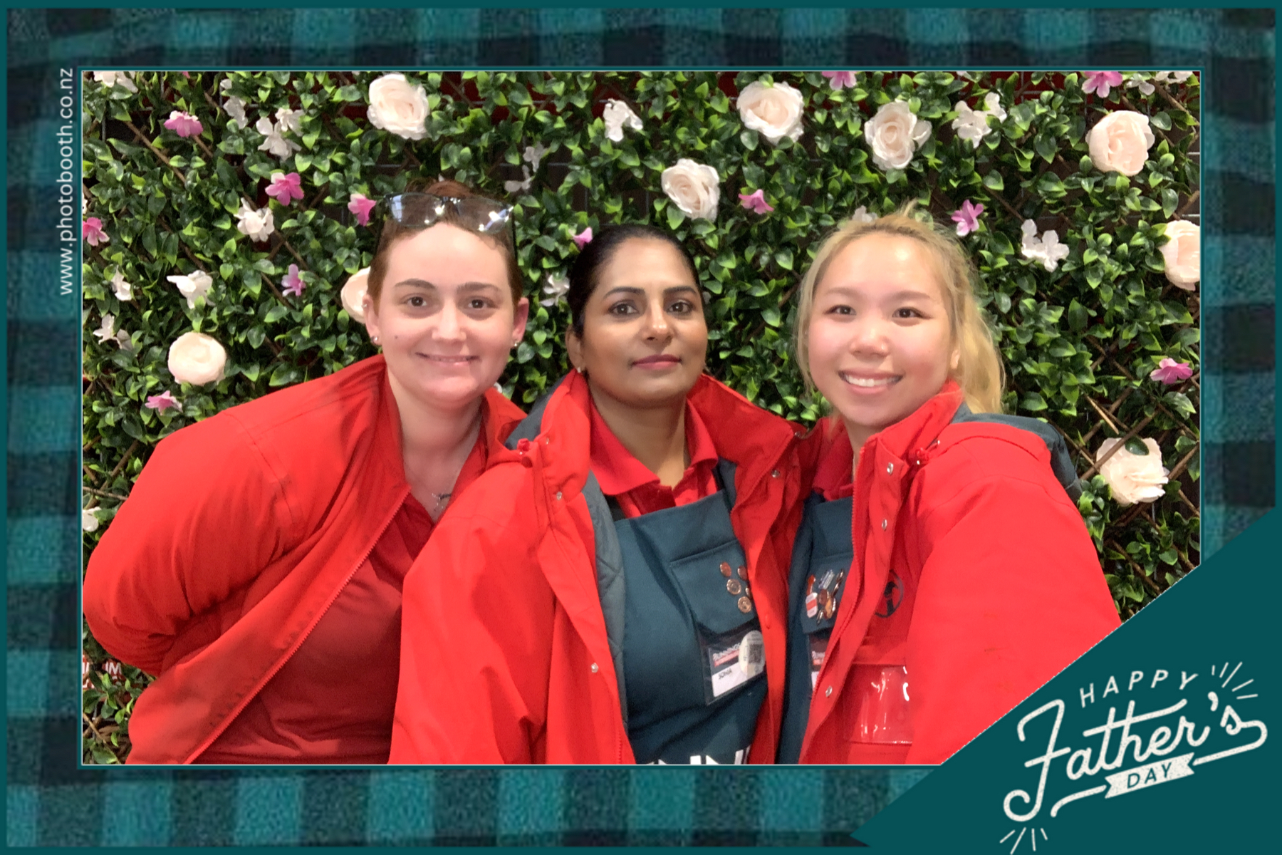 Bunnings Father's Day Family NIght | View more photos from the event at gallery.photobooth.co.nz/u/SelfieCentral/Bunnings-Fathers-Day-Family-NIght