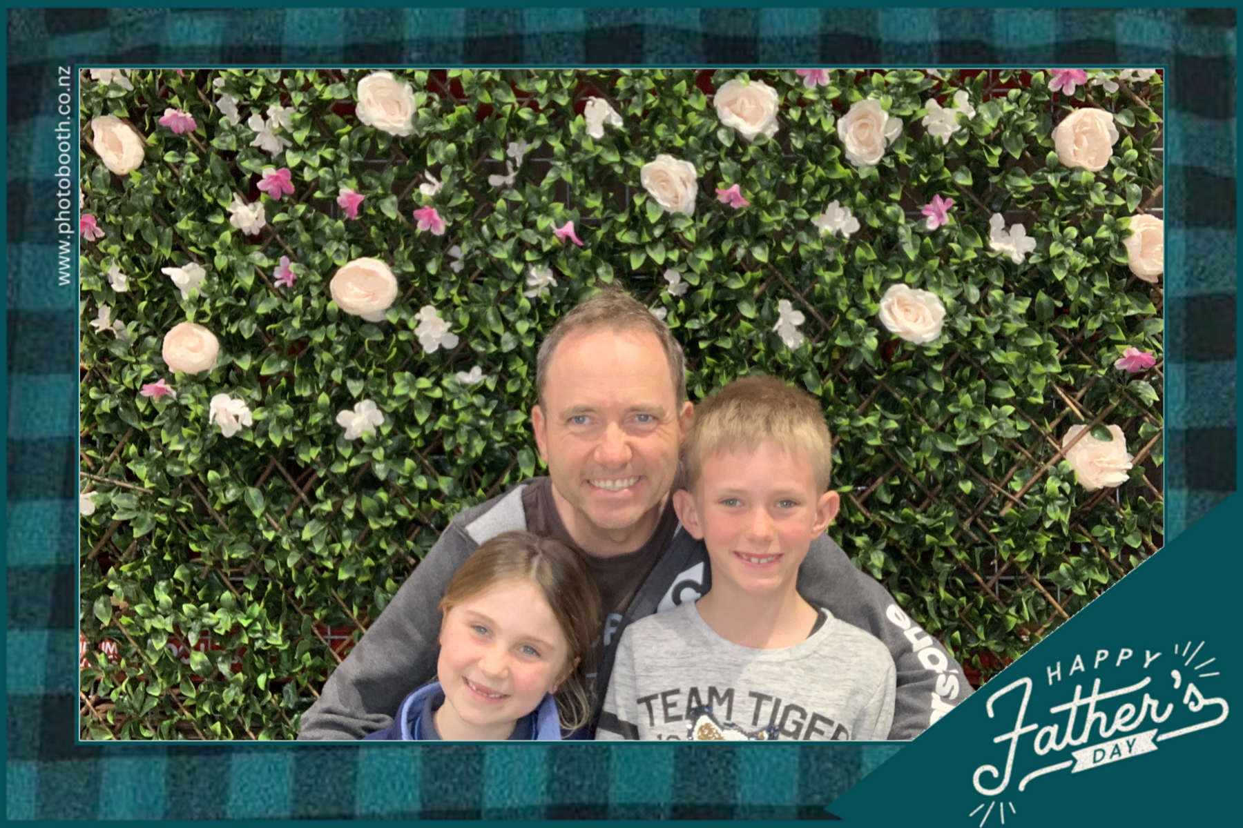 Bunnings Father's Day Family NIght | View more photos from the event at gallery.photobooth.co.nz/u/SelfieCentral/Bunnings-Fathers-Day-Family-NIght