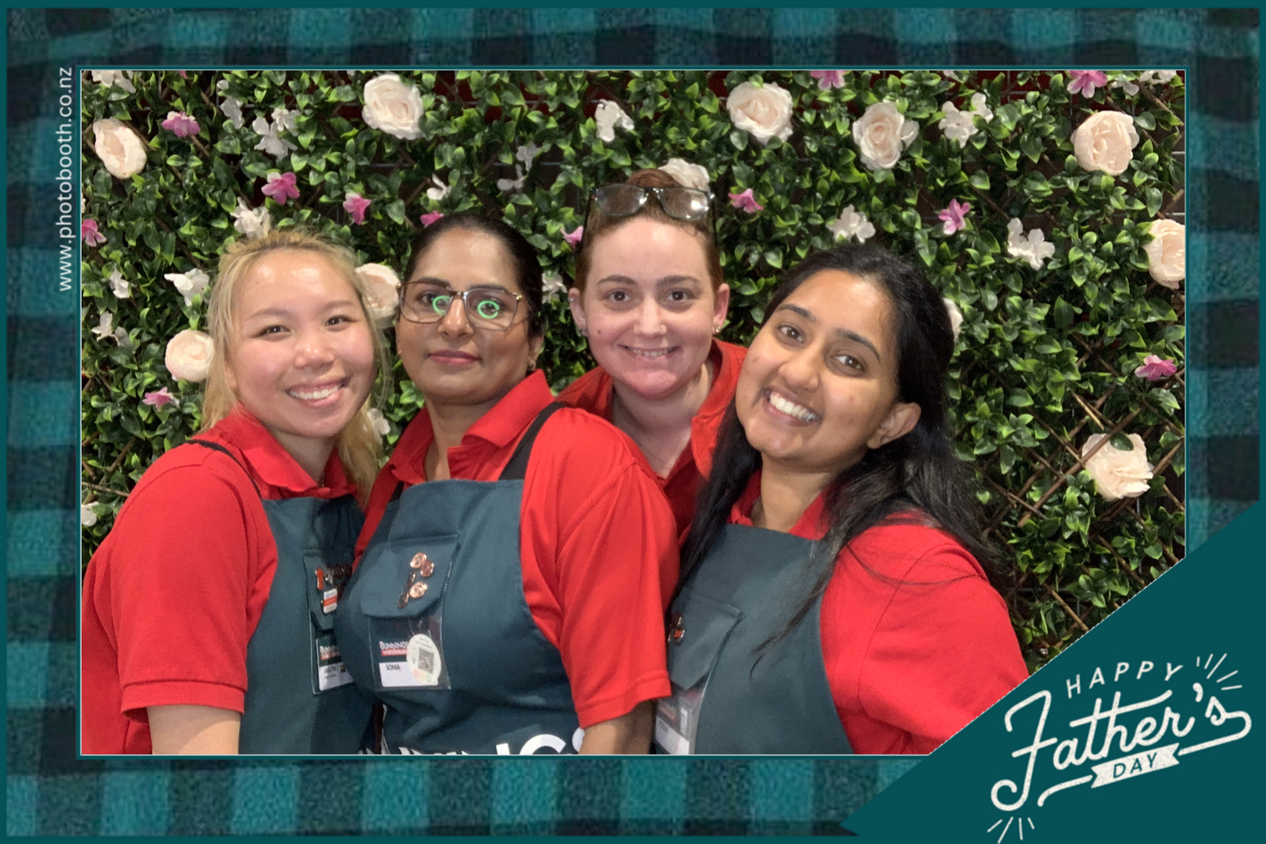 Bunnings Father's Day Family NIght | View more photos from the event at gallery.photobooth.co.nz/u/SelfieCentral/Bunnings-Fathers-Day-Family-NIght