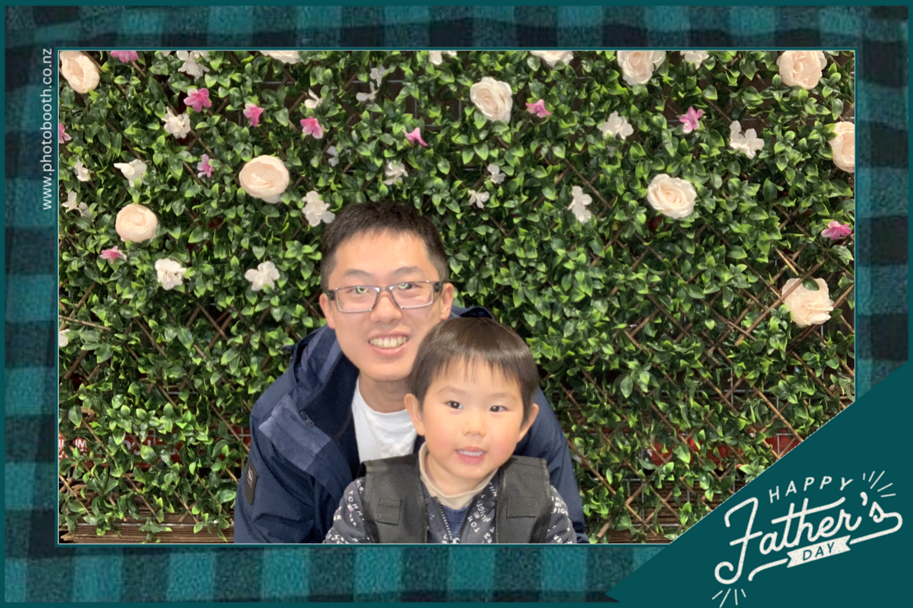 Bunnings Father's Day Family NIght | View more photos from the event at gallery.photobooth.co.nz/u/SelfieCentral/Bunnings-Fathers-Day-Family-NIght