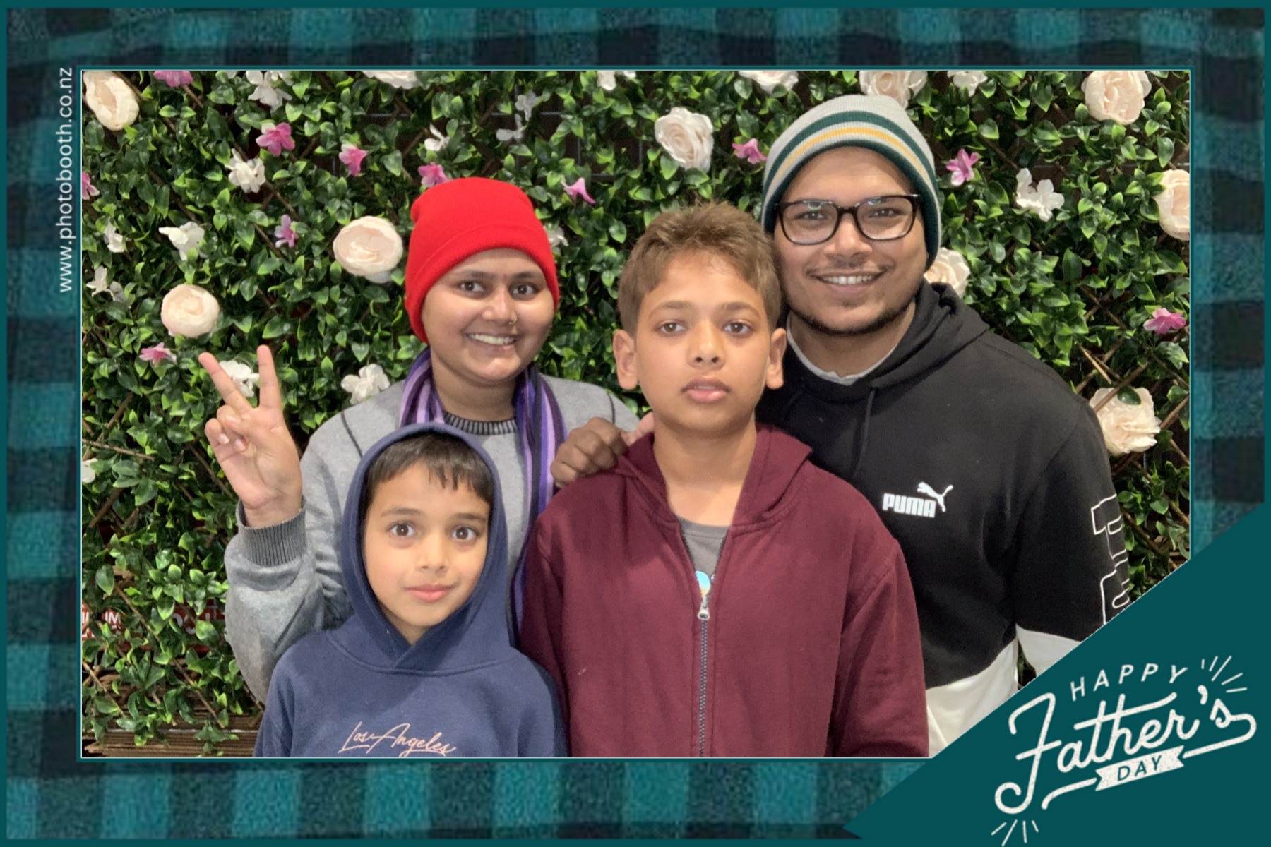 Bunnings Father's Day Family NIght | View more photos from the event at gallery.photobooth.co.nz/u/SelfieCentral/Bunnings-Fathers-Day-Family-NIght