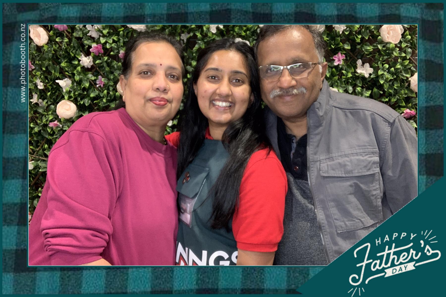 Bunnings Father's Day Family NIght | View more photos from the event at gallery.photobooth.co.nz/u/SelfieCentral/Bunnings-Fathers-Day-Family-NIght