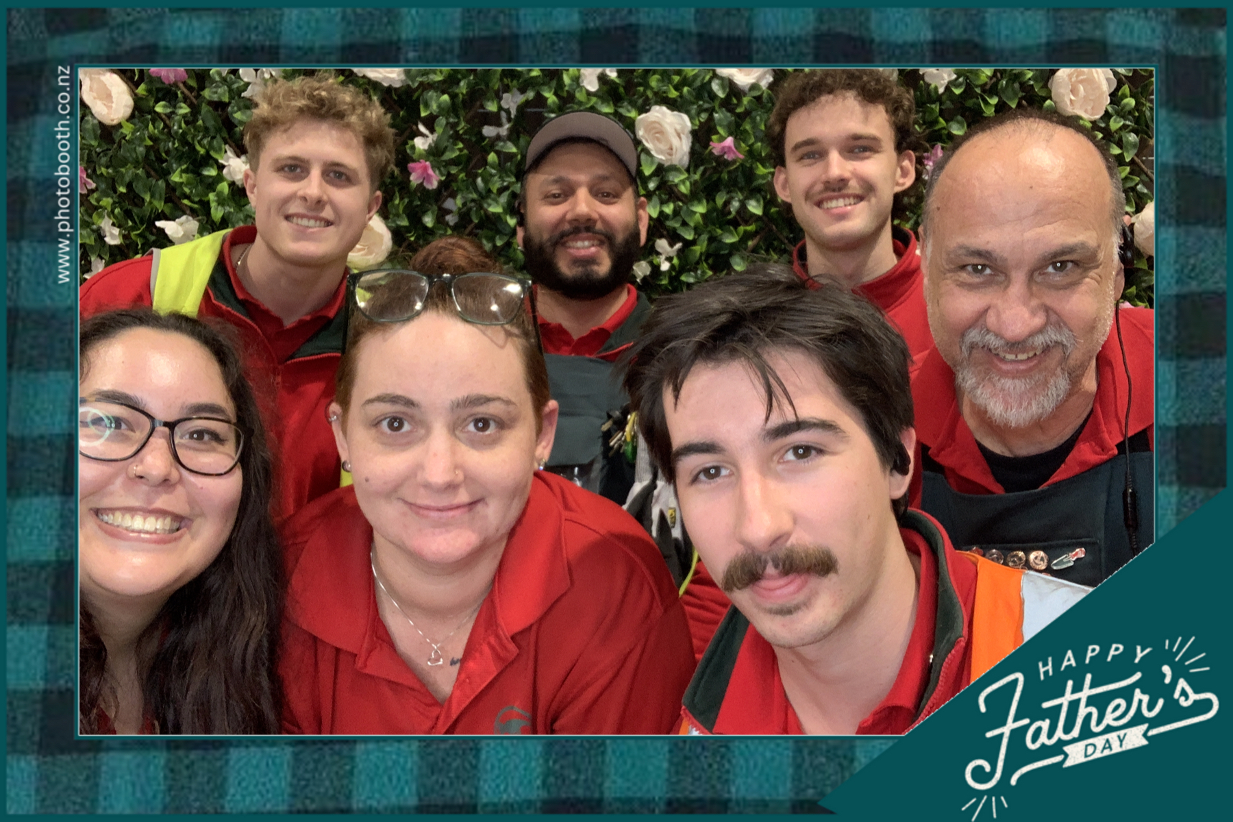 Bunnings Father's Day Family NIght | View more photos from the event at gallery.photobooth.co.nz/u/SelfieCentral/Bunnings-Fathers-Day-Family-NIght