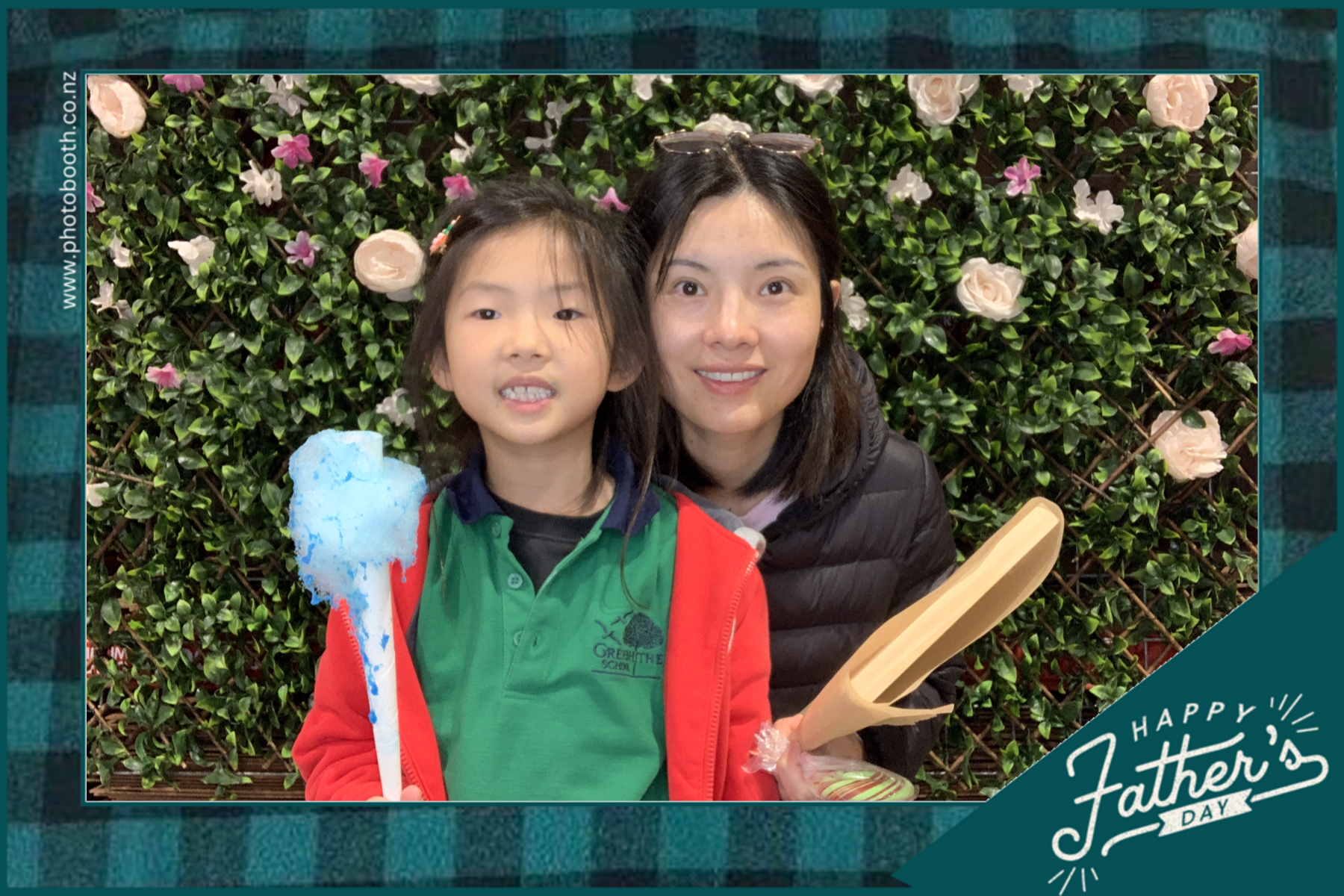 Bunnings Father's Day Family NIght | View more photos from the event at gallery.photobooth.co.nz/u/SelfieCentral/Bunnings-Fathers-Day-Family-NIght