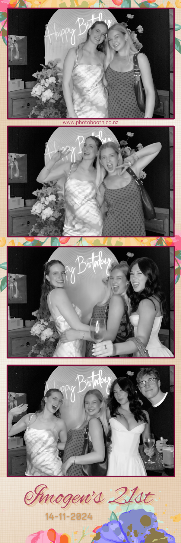 Imogen’s 21st | View more photos from the event at gallery.photobooth.co.nz/u/SelfieCentral/Imogen’s-21st