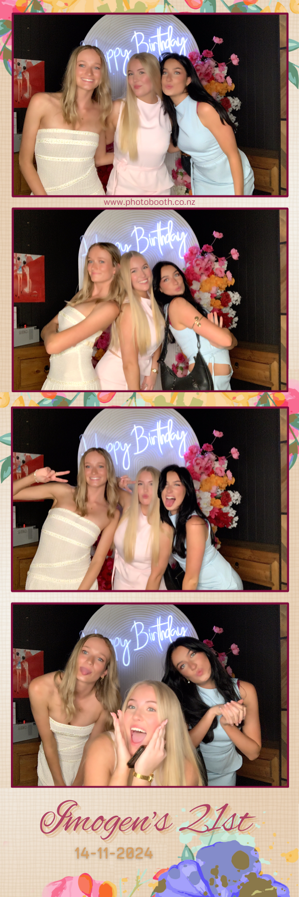 Imogen’s 21st | View more photos from the event at gallery.photobooth.co.nz/u/SelfieCentral/Imogen’s-21st