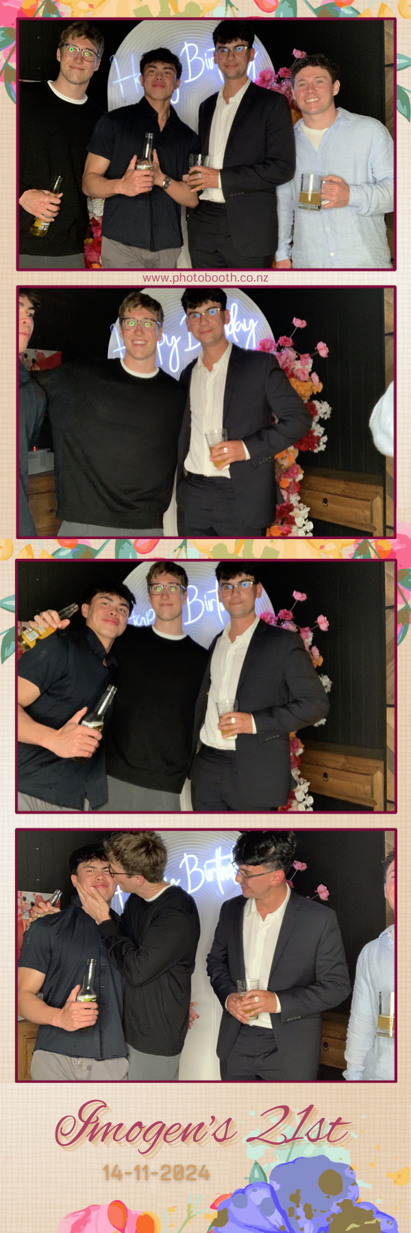 Imogen’s 21st | View more photos from the event at gallery.photobooth.co.nz/u/SelfieCentral/Imogen’s-21st