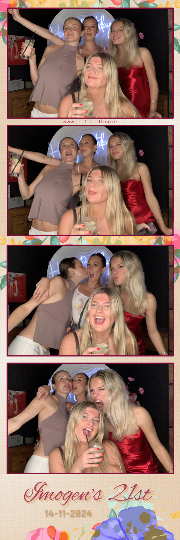 Imogen’s 21st | View more photos from the event at gallery.photobooth.co.nz/u/SelfieCentral/Imogen’s-21st
