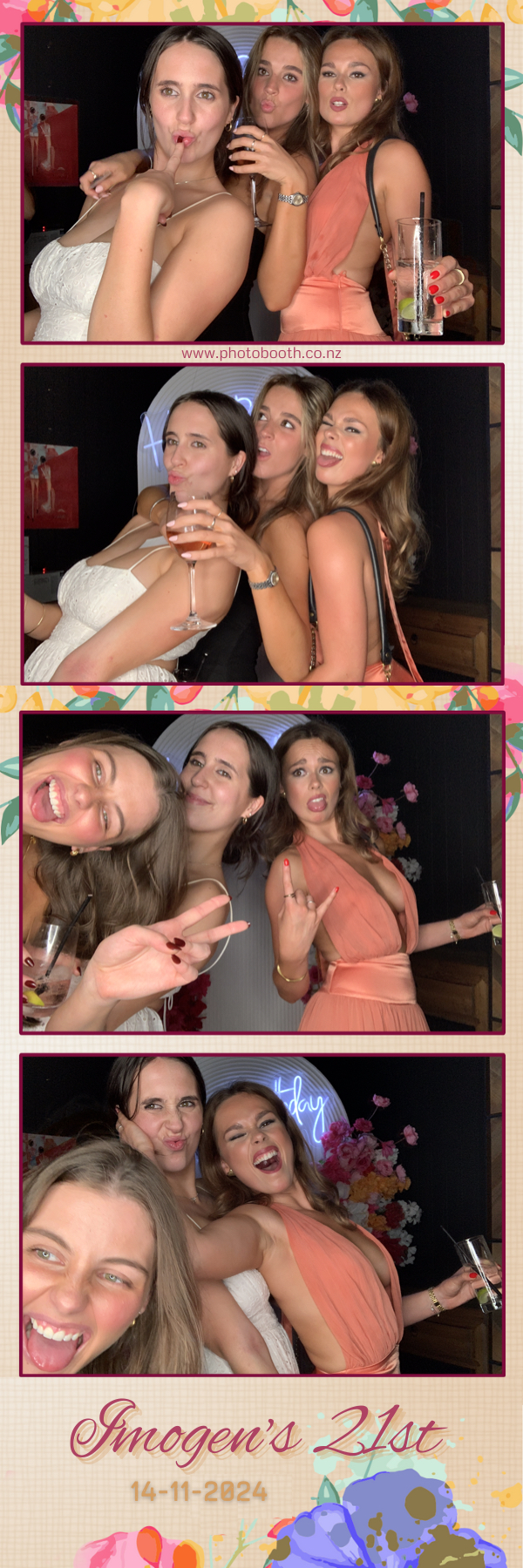 Imogen’s 21st | View more photos from the event at gallery.photobooth.co.nz/u/SelfieCentral/Imogen’s-21st