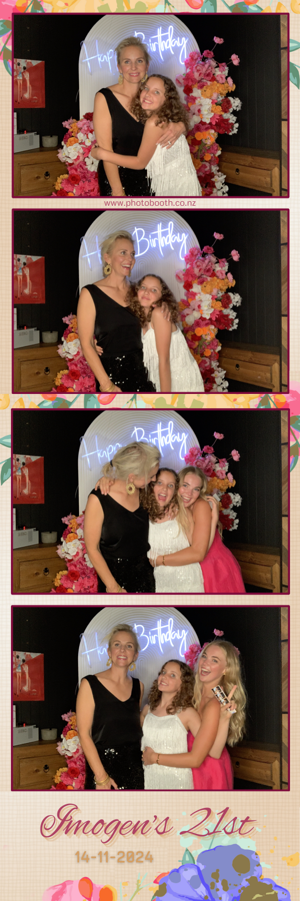 Imogen’s 21st | View more photos from the event at gallery.photobooth.co.nz/u/SelfieCentral/Imogen’s-21st