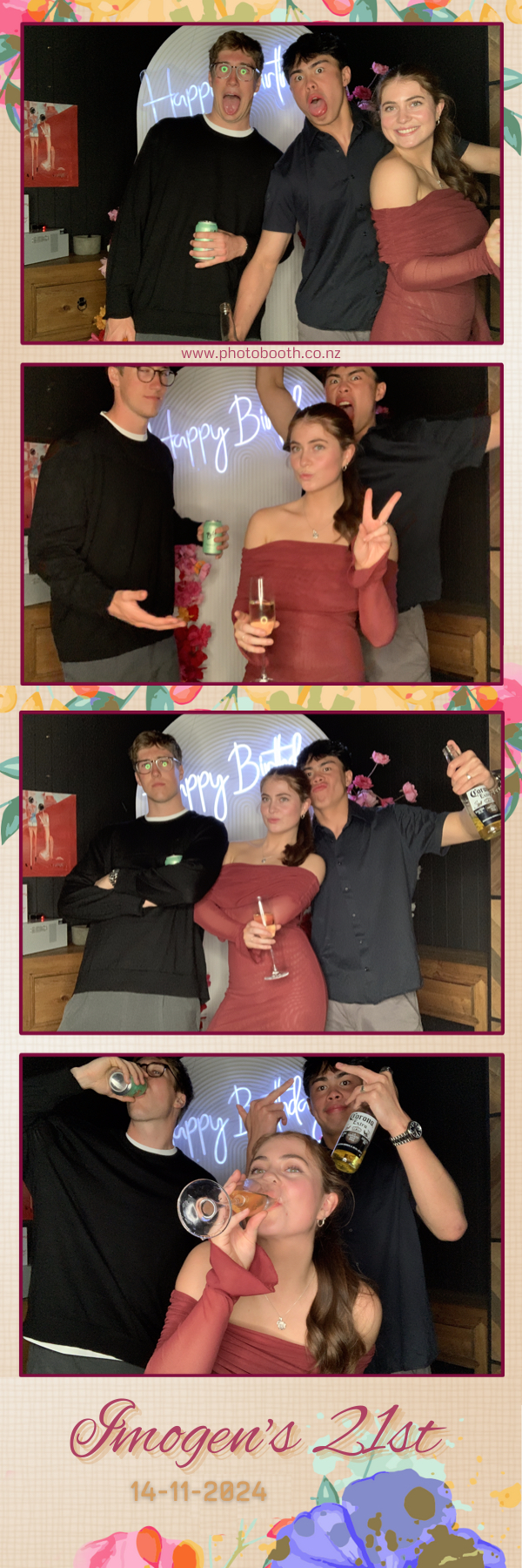 Imogen’s 21st | View more photos from the event at gallery.photobooth.co.nz/u/SelfieCentral/Imogen’s-21st