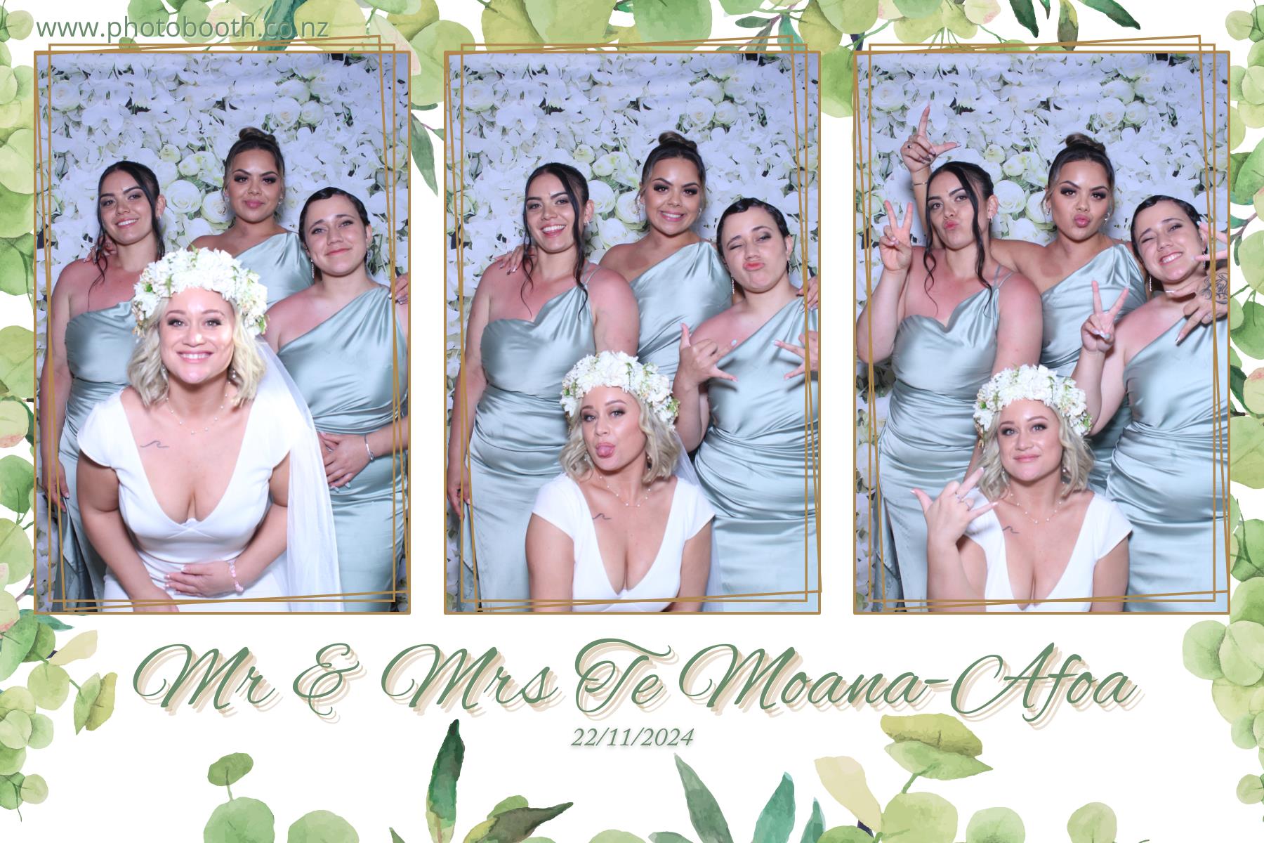 Mr & Mrs Te Moana-Afoa's Wedding | View more photos from the event at gallery.photobooth.co.nz/u/SelfieCentral/Mr-Mrs-Te-Moana-Afoas-Wedding