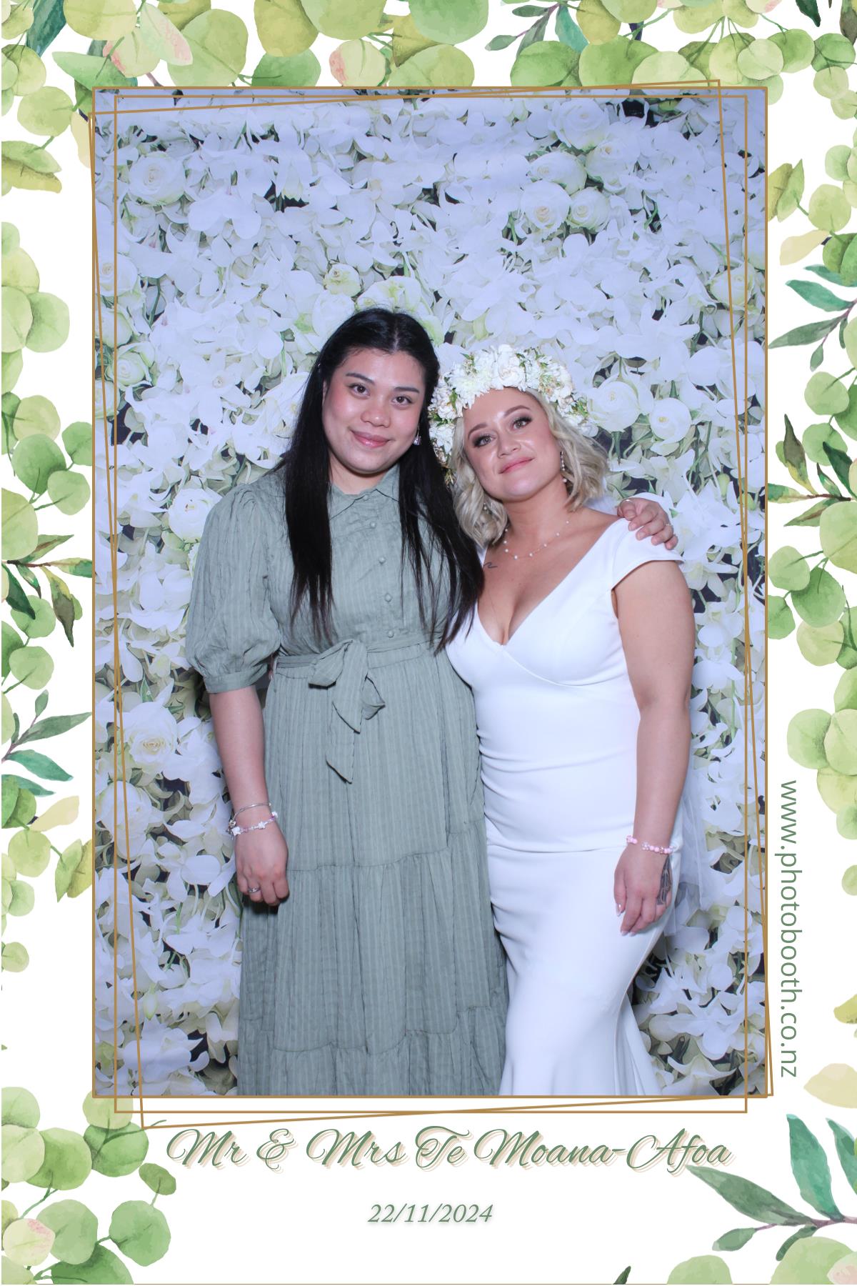 Mr & Mrs Te Moana-Afoa's Wedding | View more photos from the event at gallery.photobooth.co.nz/u/SelfieCentral/Mr-Mrs-Te-Moana-Afoas-Wedding