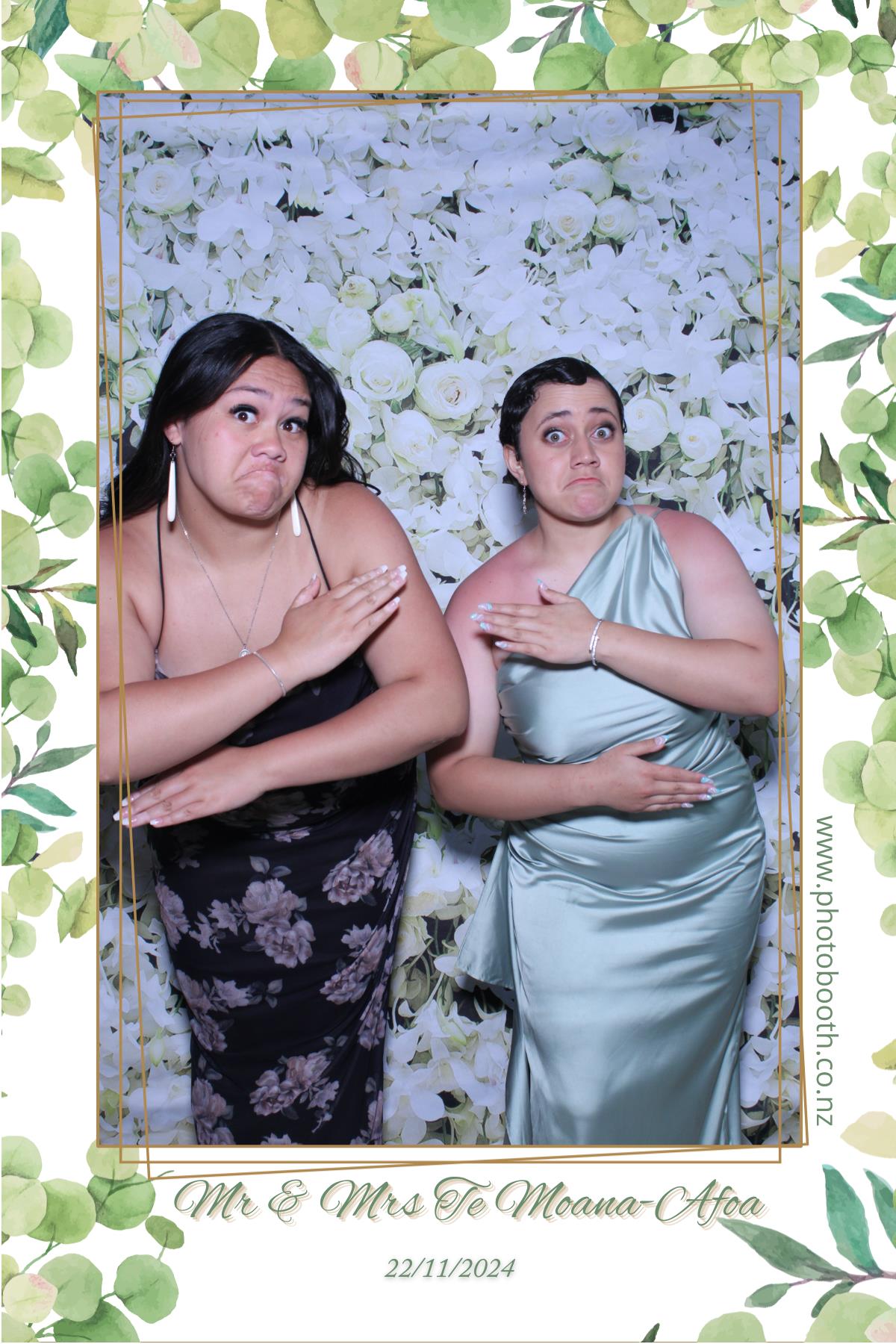 Mr & Mrs Te Moana-Afoa's Wedding | View more photos from the event at gallery.photobooth.co.nz/u/SelfieCentral/Mr-Mrs-Te-Moana-Afoas-Wedding