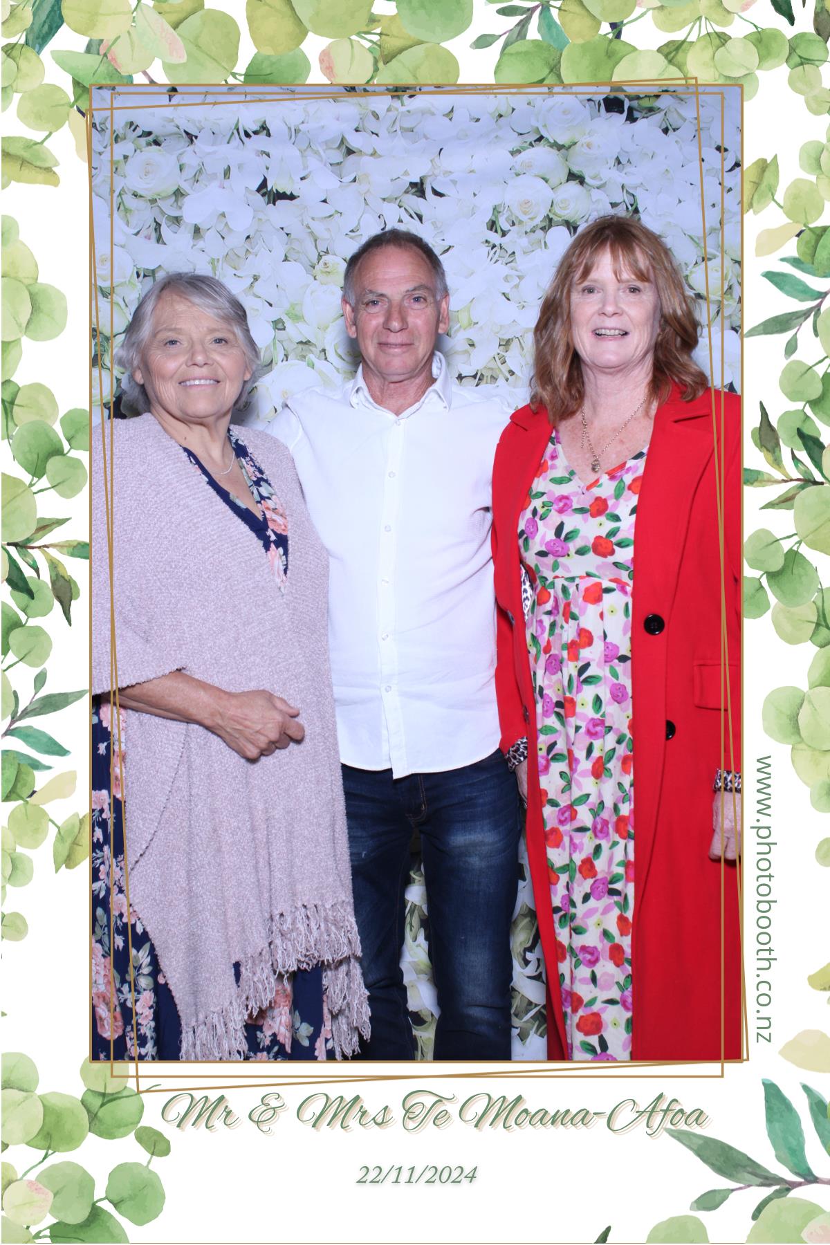 Mr & Mrs Te Moana-Afoa's Wedding | View more photos from the event at gallery.photobooth.co.nz/u/SelfieCentral/Mr-Mrs-Te-Moana-Afoas-Wedding