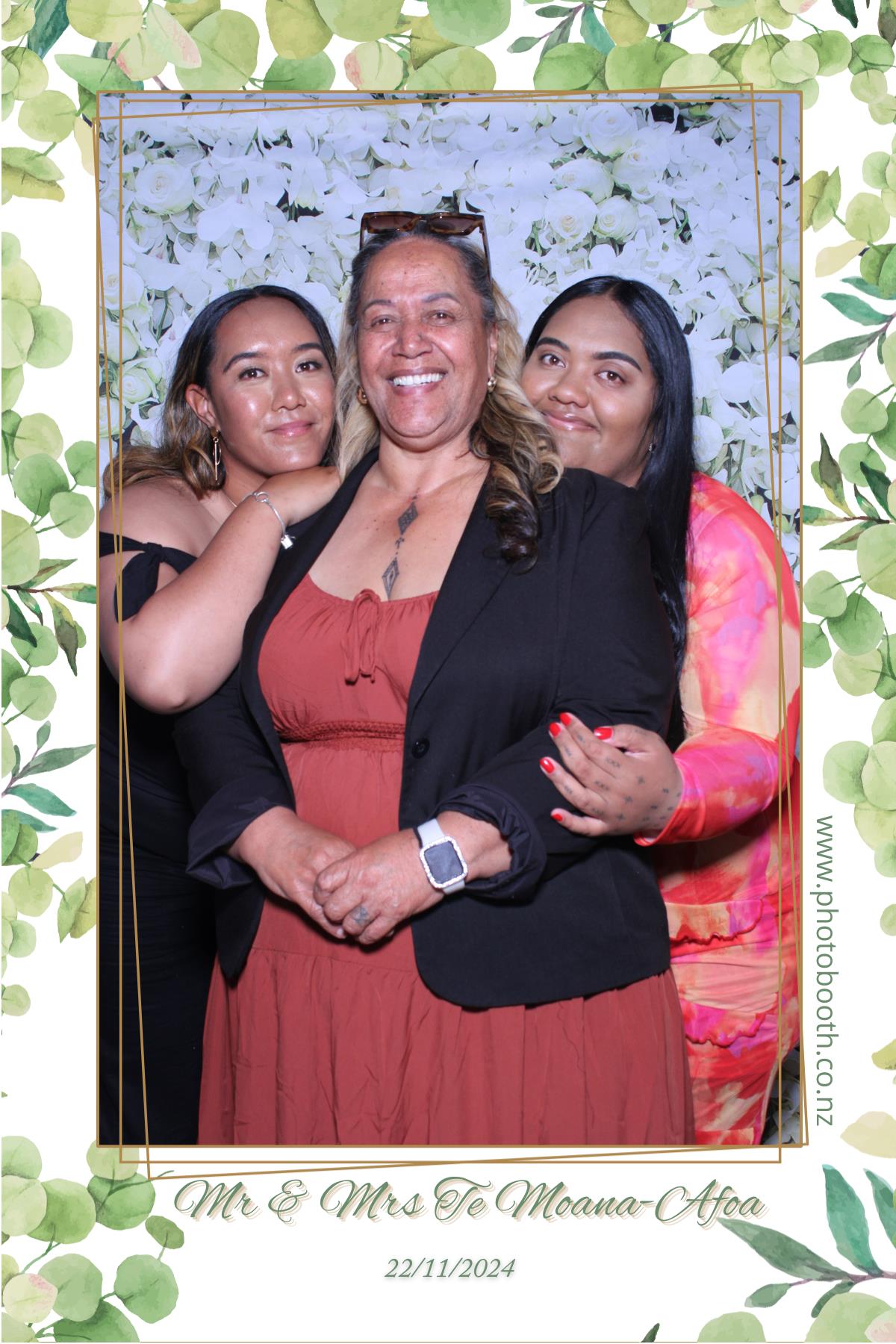 Mr & Mrs Te Moana-Afoa's Wedding | View more photos from the event at gallery.photobooth.co.nz/u/SelfieCentral/Mr-Mrs-Te-Moana-Afoas-Wedding