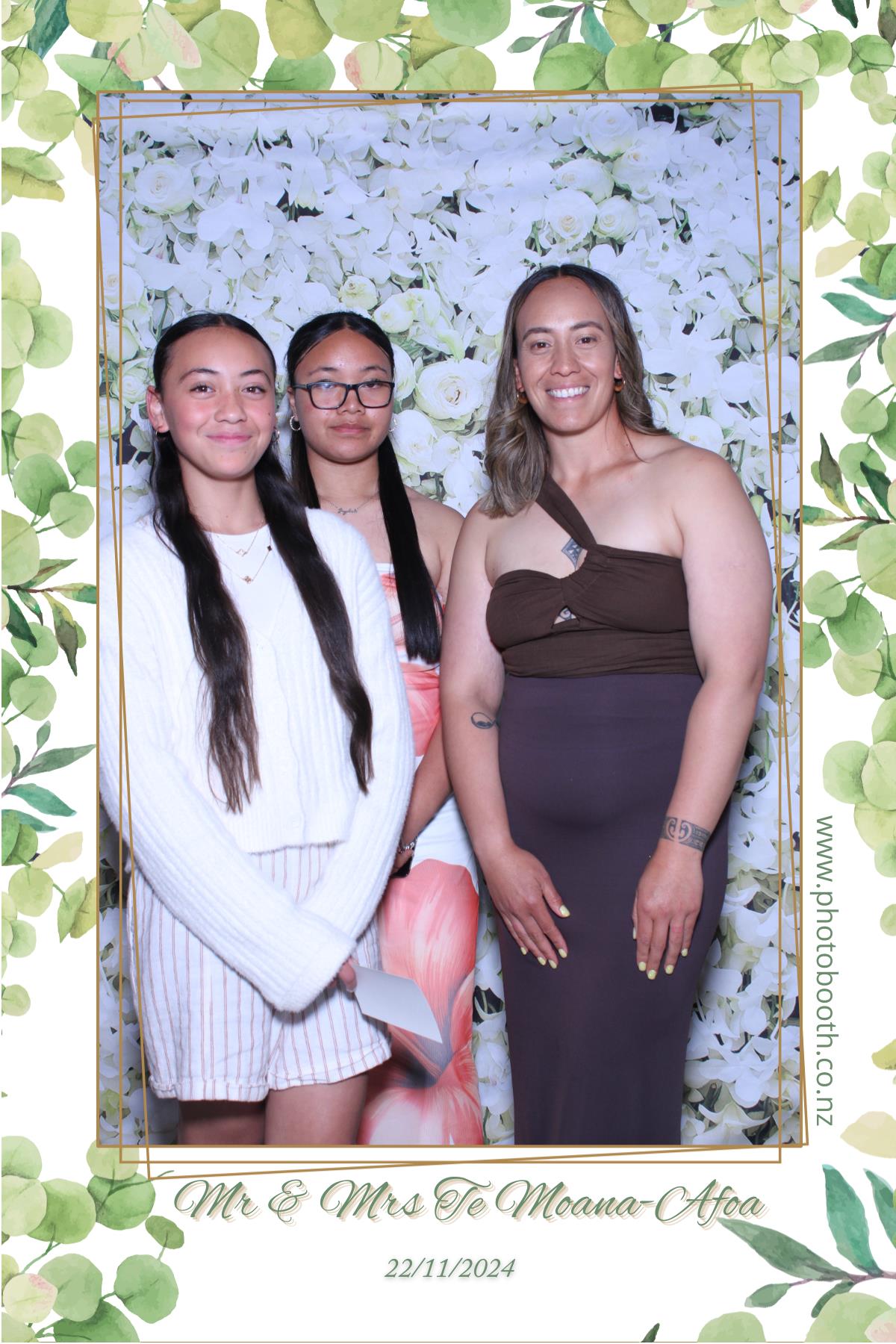 Mr & Mrs Te Moana-Afoa's Wedding | View more photos from the event at gallery.photobooth.co.nz/u/SelfieCentral/Mr-Mrs-Te-Moana-Afoas-Wedding