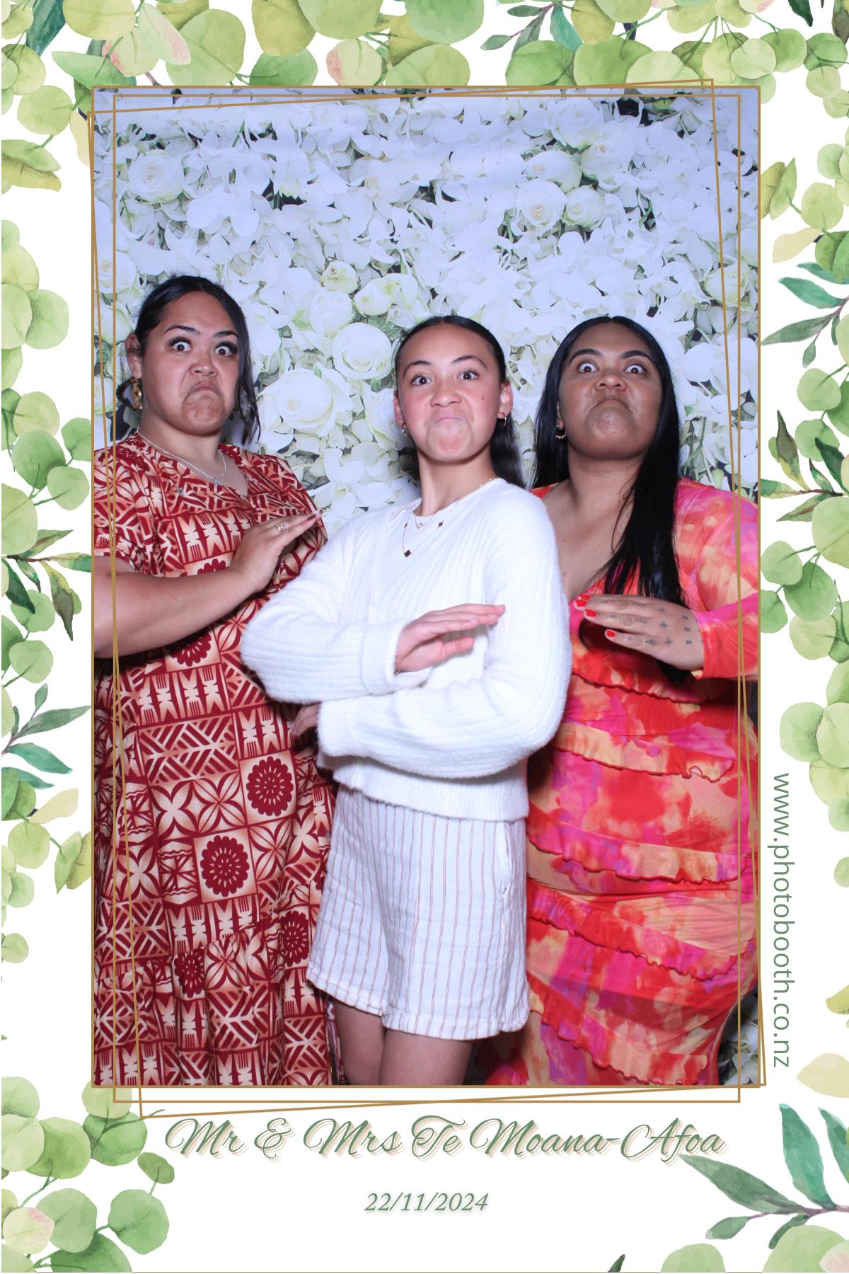 Mr & Mrs Te Moana-Afoa's Wedding | View more photos from the event at gallery.photobooth.co.nz/u/SelfieCentral/Mr-Mrs-Te-Moana-Afoas-Wedding