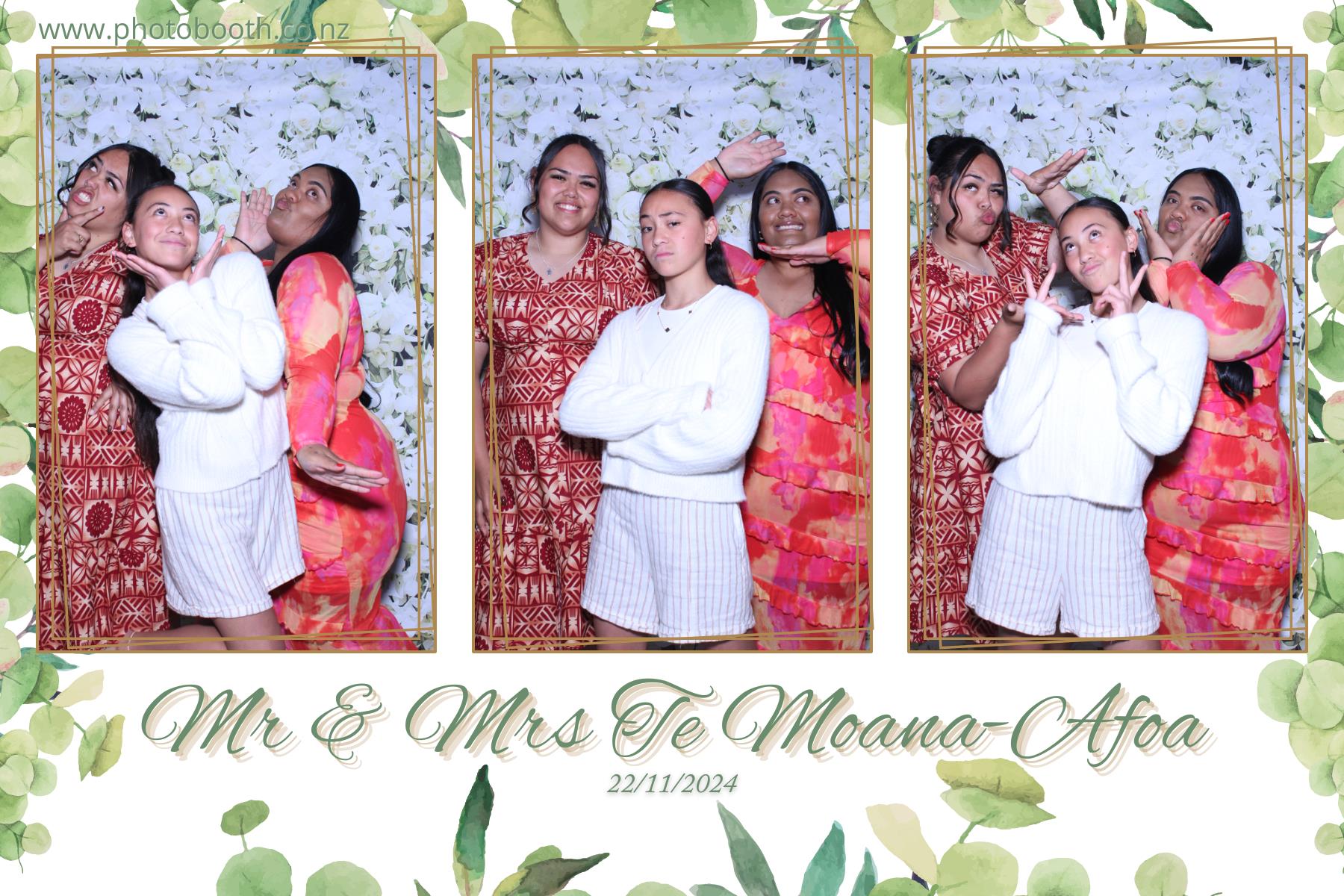 Mr & Mrs Te Moana-Afoa's Wedding | View more photos from the event at gallery.photobooth.co.nz/u/SelfieCentral/Mr-Mrs-Te-Moana-Afoas-Wedding