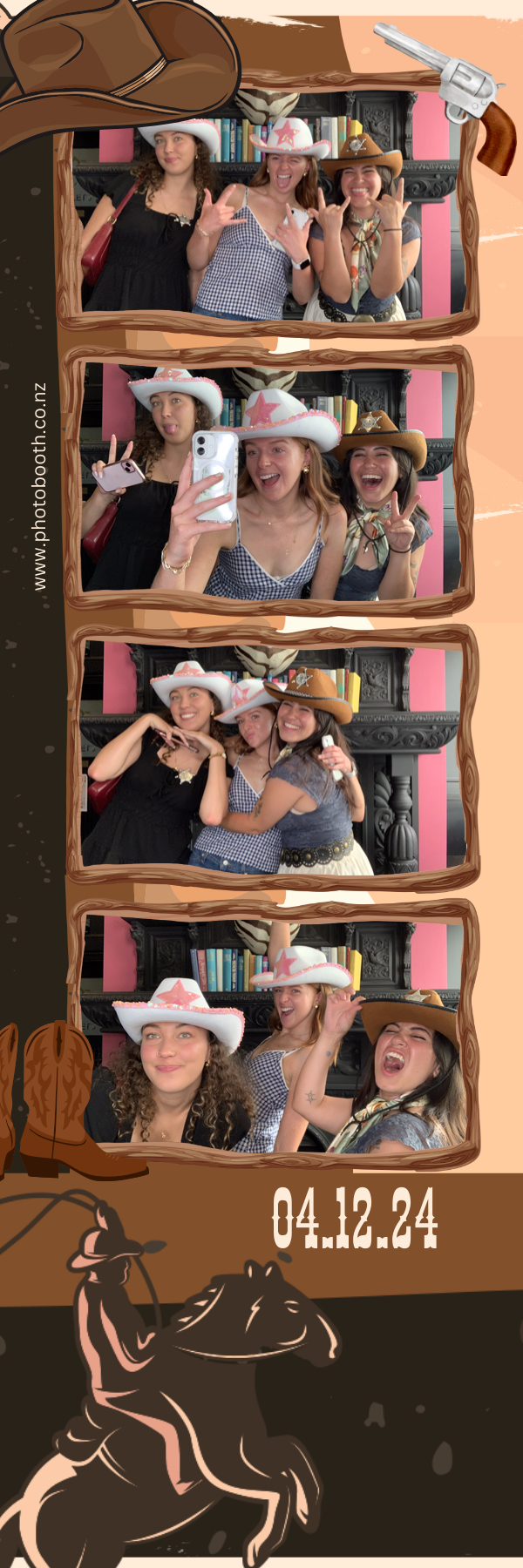 PHD Media Christmas Party | View more photos from the event at gallery.photobooth.co.nz/u/SelfieCentral/PHD-Media-Christmas-Party