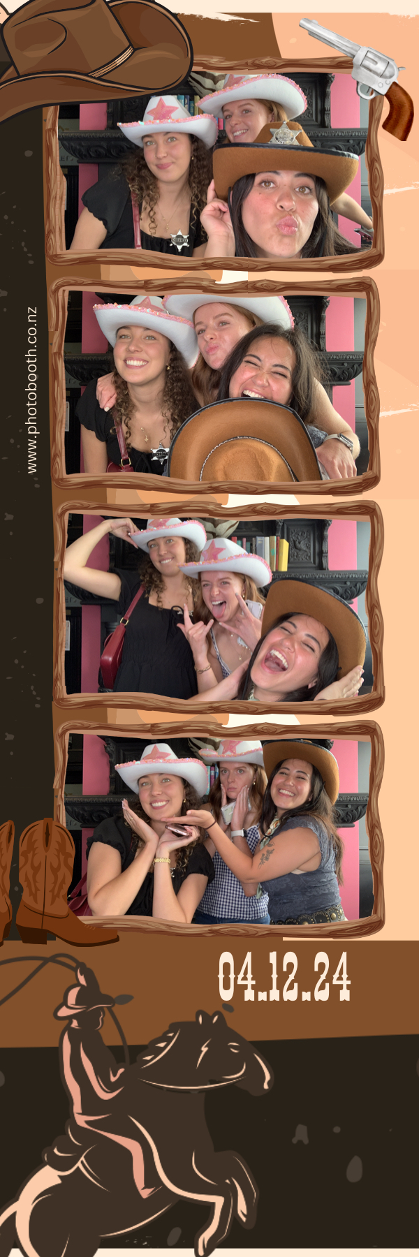 PHD Media Christmas Party | View more photos from the event at gallery.photobooth.co.nz/u/SelfieCentral/PHD-Media-Christmas-Party