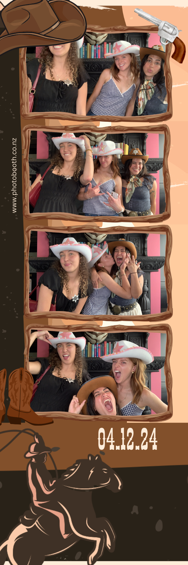 PHD Media Christmas Party | View more photos from the event at gallery.photobooth.co.nz/u/SelfieCentral/PHD-Media-Christmas-Party