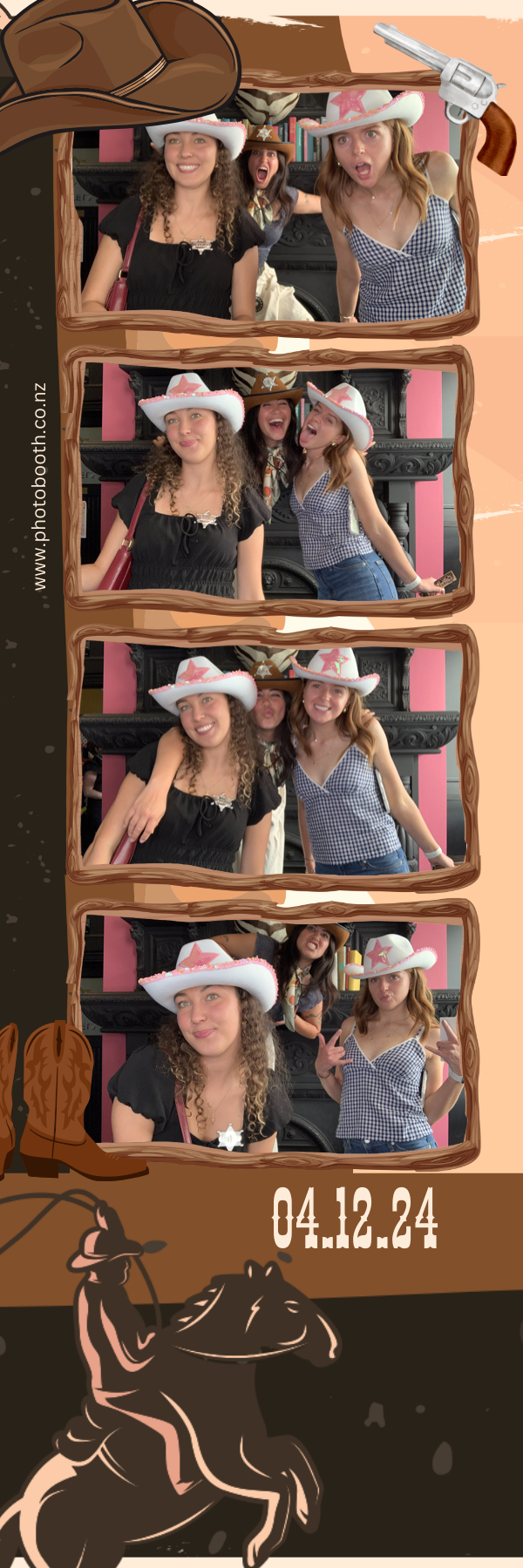 PHD Media Christmas Party | View more photos from the event at gallery.photobooth.co.nz/u/SelfieCentral/PHD-Media-Christmas-Party