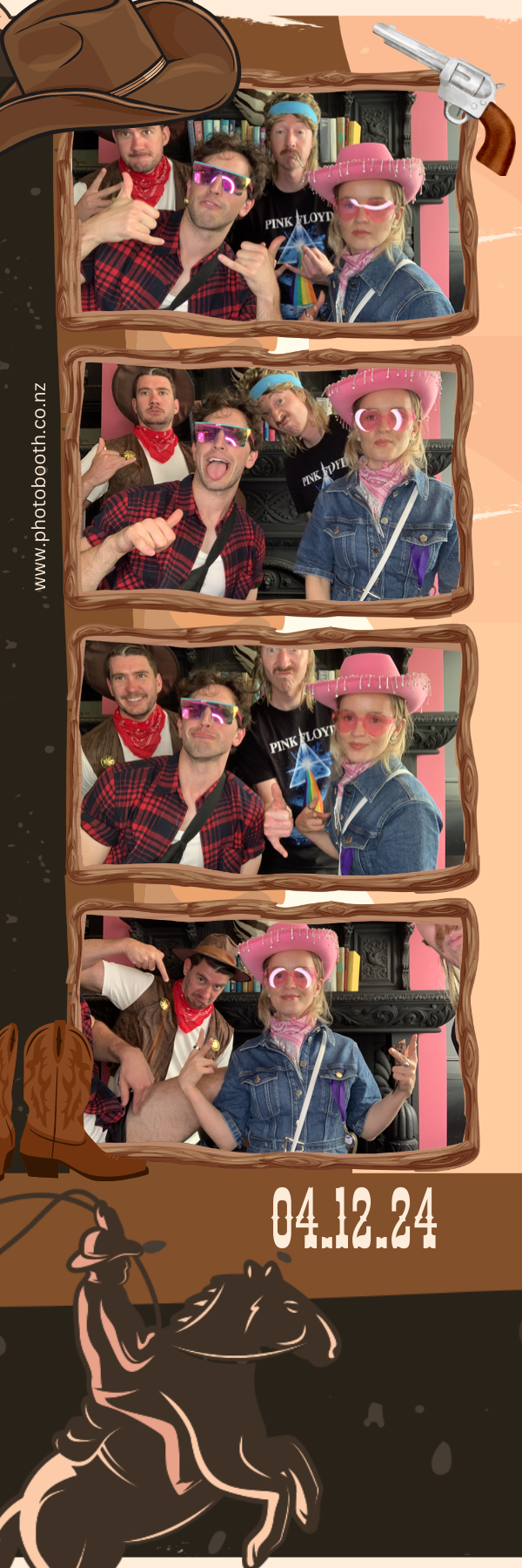 PHD Media Christmas Party | View more photos from the event at gallery.photobooth.co.nz/u/SelfieCentral/PHD-Media-Christmas-Party
