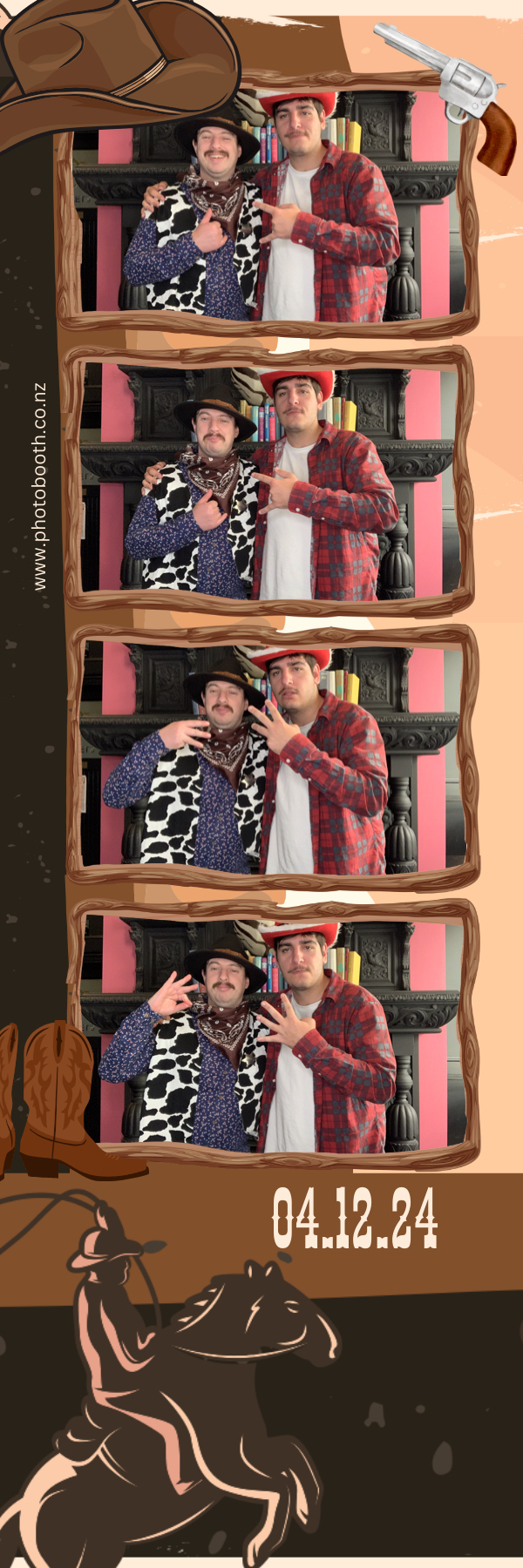 PHD Media Christmas Party | View more photos from the event at gallery.photobooth.co.nz/u/SelfieCentral/PHD-Media-Christmas-Party