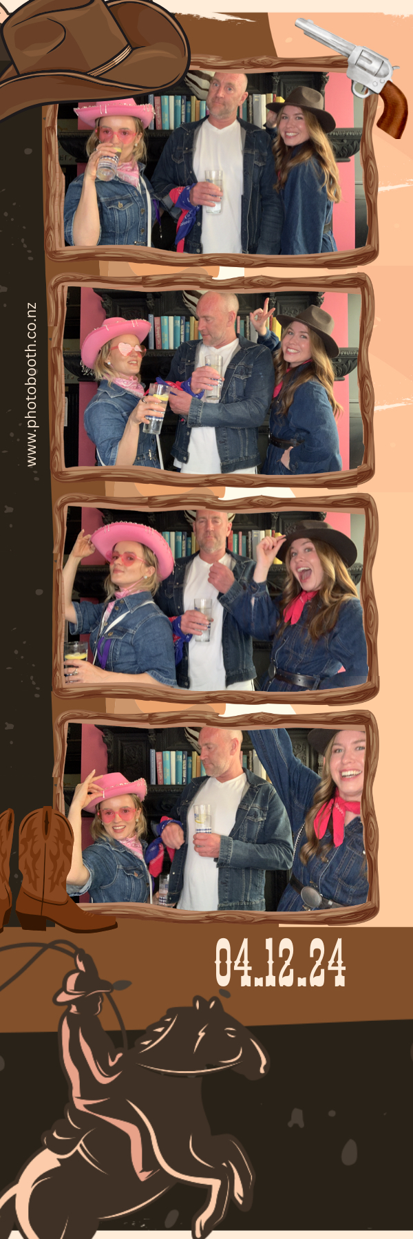 PHD Media Christmas Party | View more photos from the event at gallery.photobooth.co.nz/u/SelfieCentral/PHD-Media-Christmas-Party